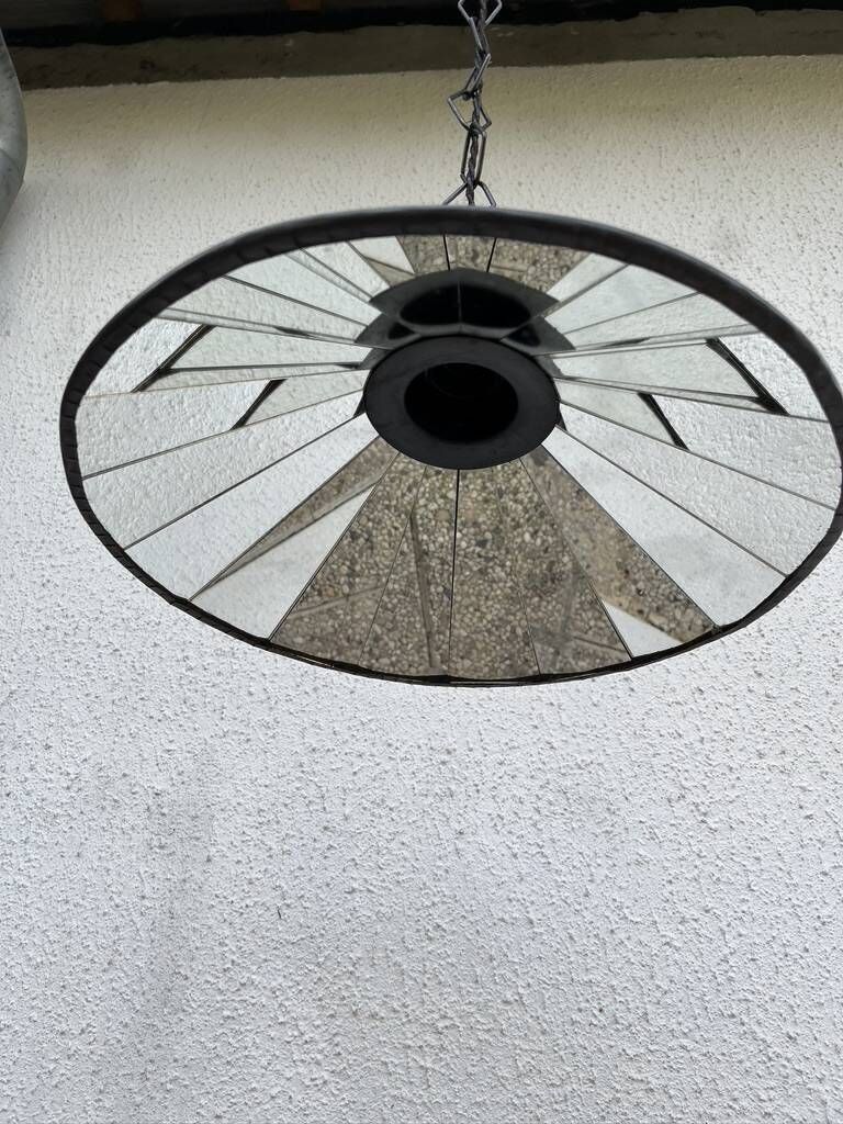 Industriële Metalen Hanglamp Met Spiegel photo vintage