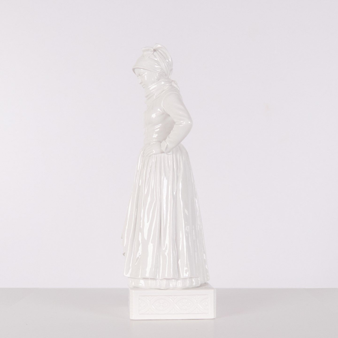 Porcelain Figurine – Chef's Uniform, Amager – Carl Martin Hansen – Royal Copenhagen photo for sale