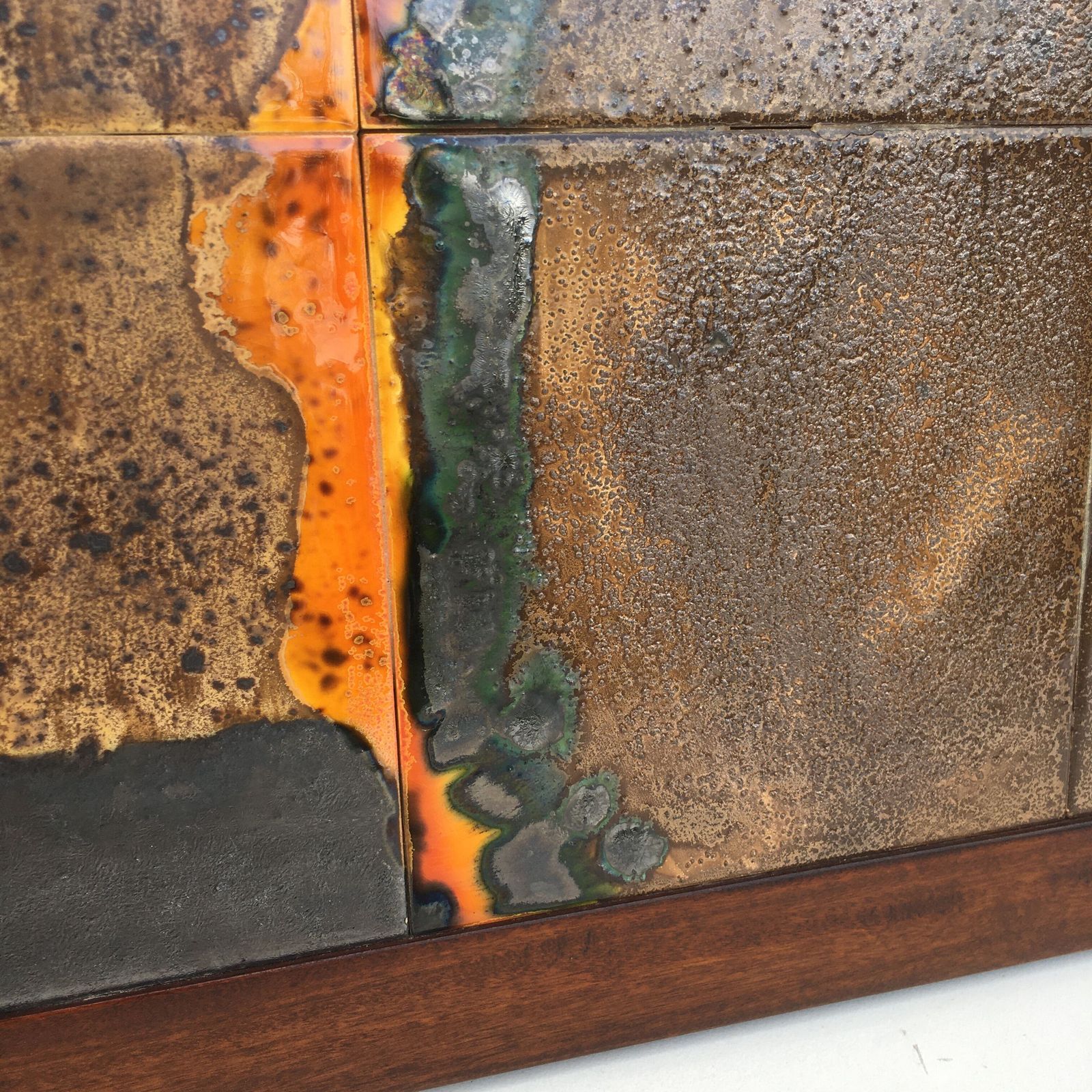 Wandkeramiek Met Houten Lijst photo vinterior
