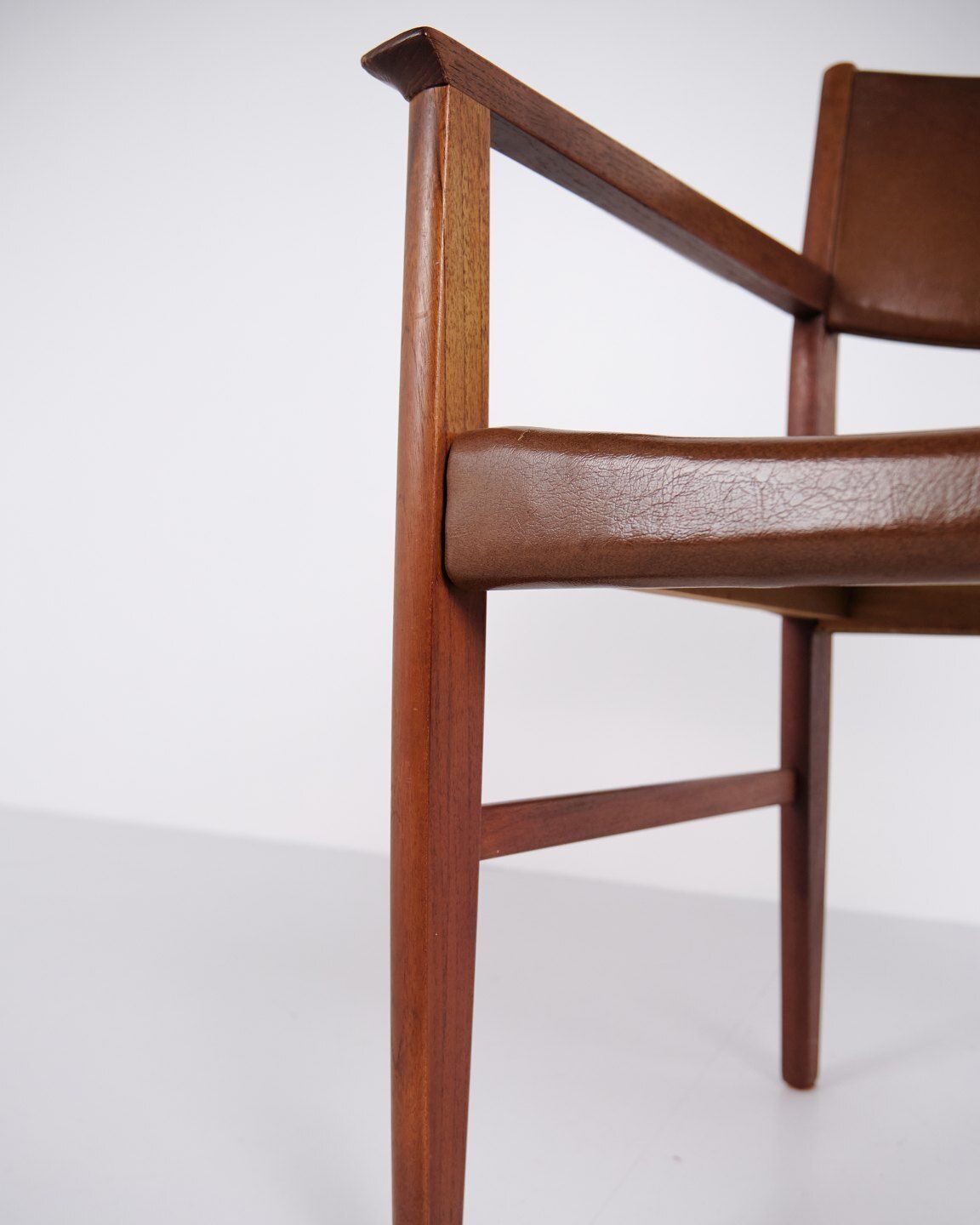 photo furniture Armchair   Teak Wood   Brown Leather   1960s