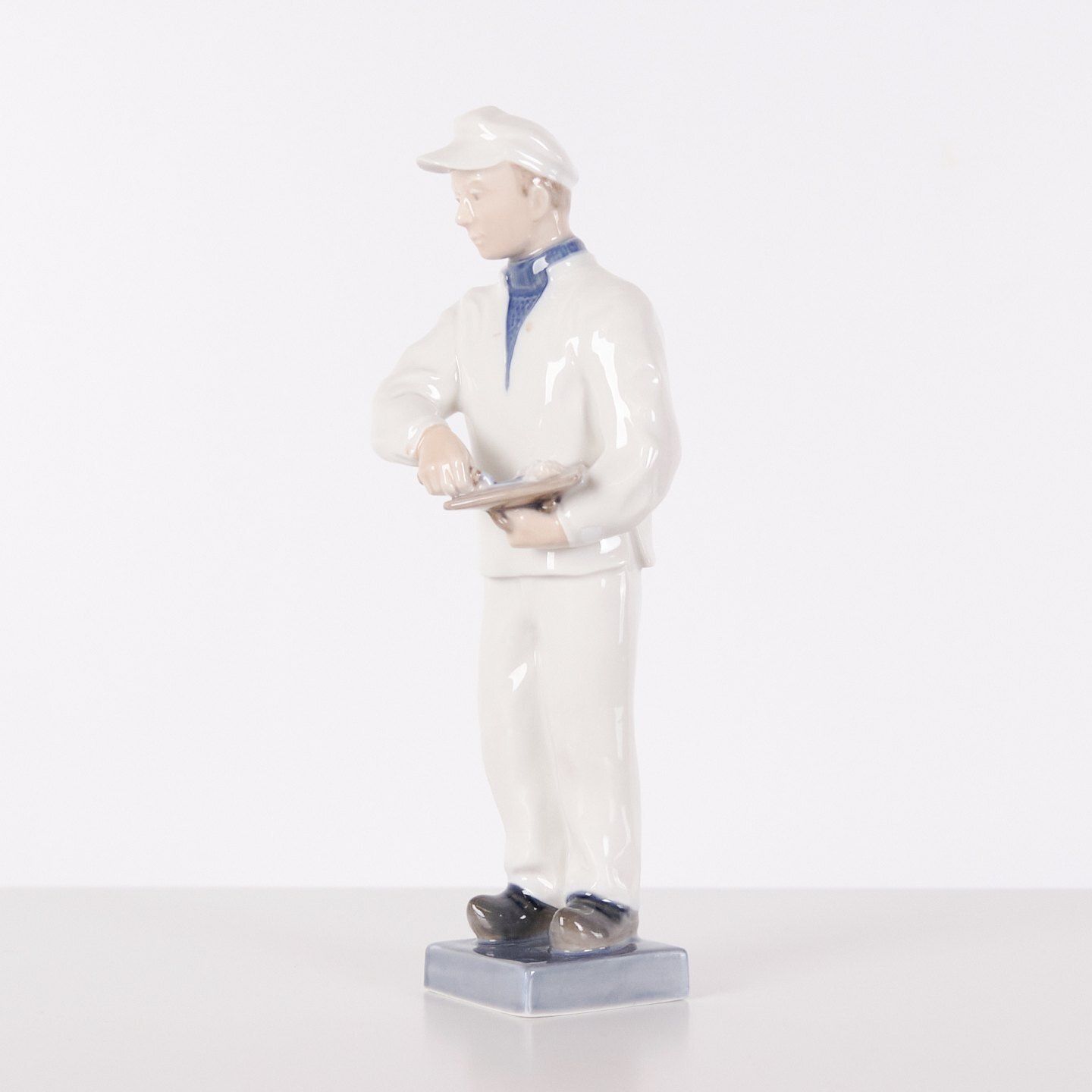 Royal Copenhagen Mason Figurine   Model 4377   Johannes Hedegaard photo furniture