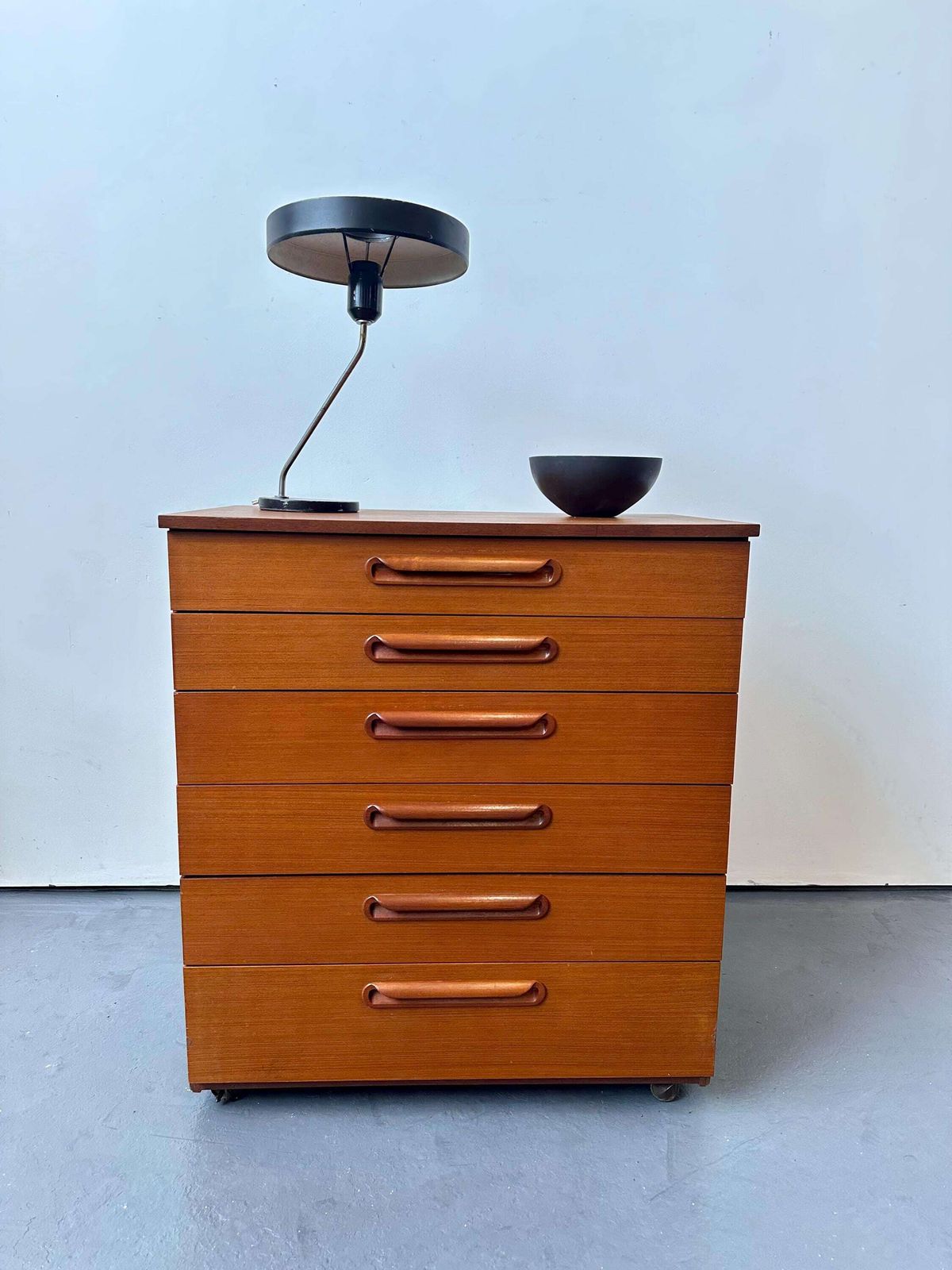 Vintage 1960s Teak Chest Of Drawers / Tallboy. Retro Danish Mid Century