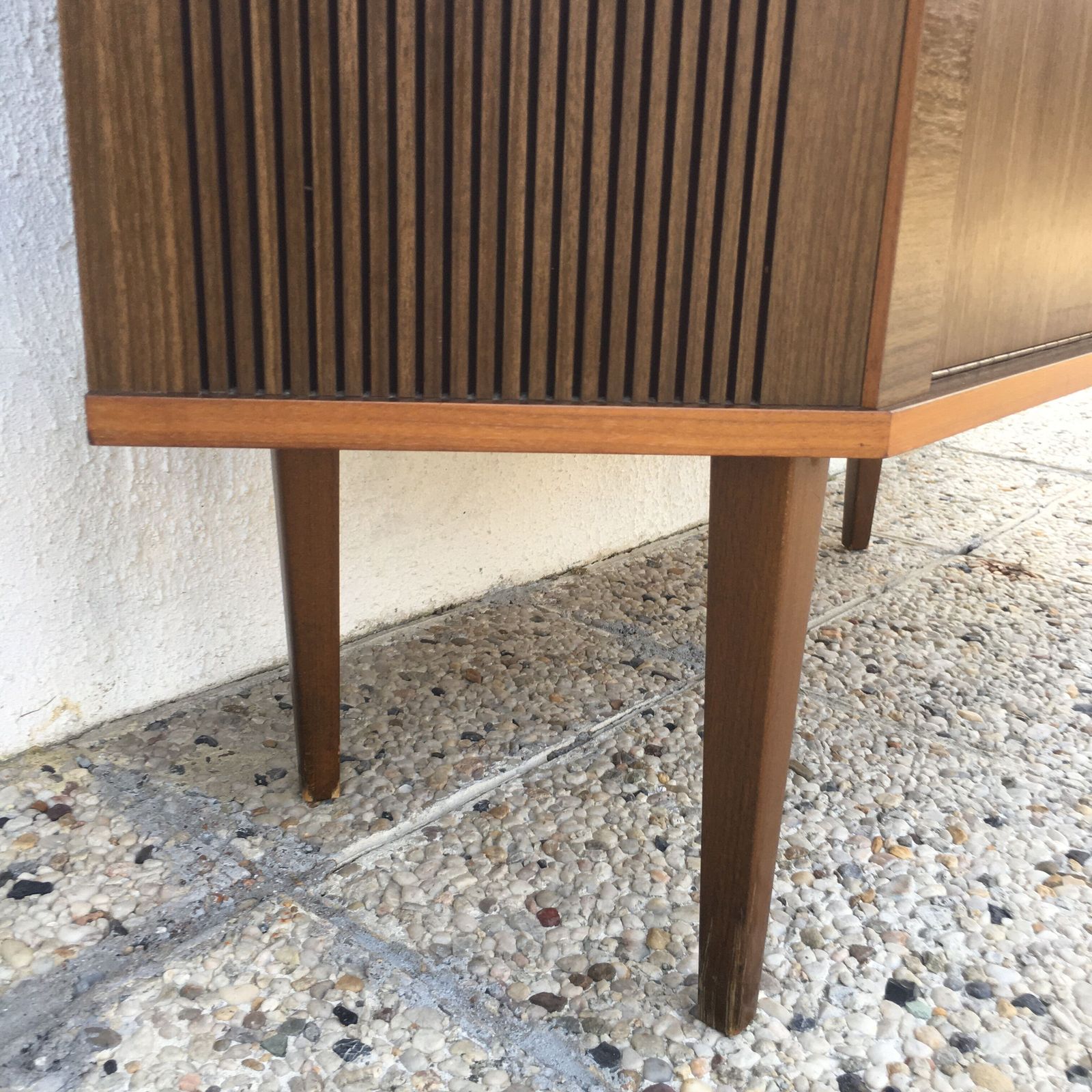 photo vintage Radio Hi Fi Cabinet And Functional Record Player