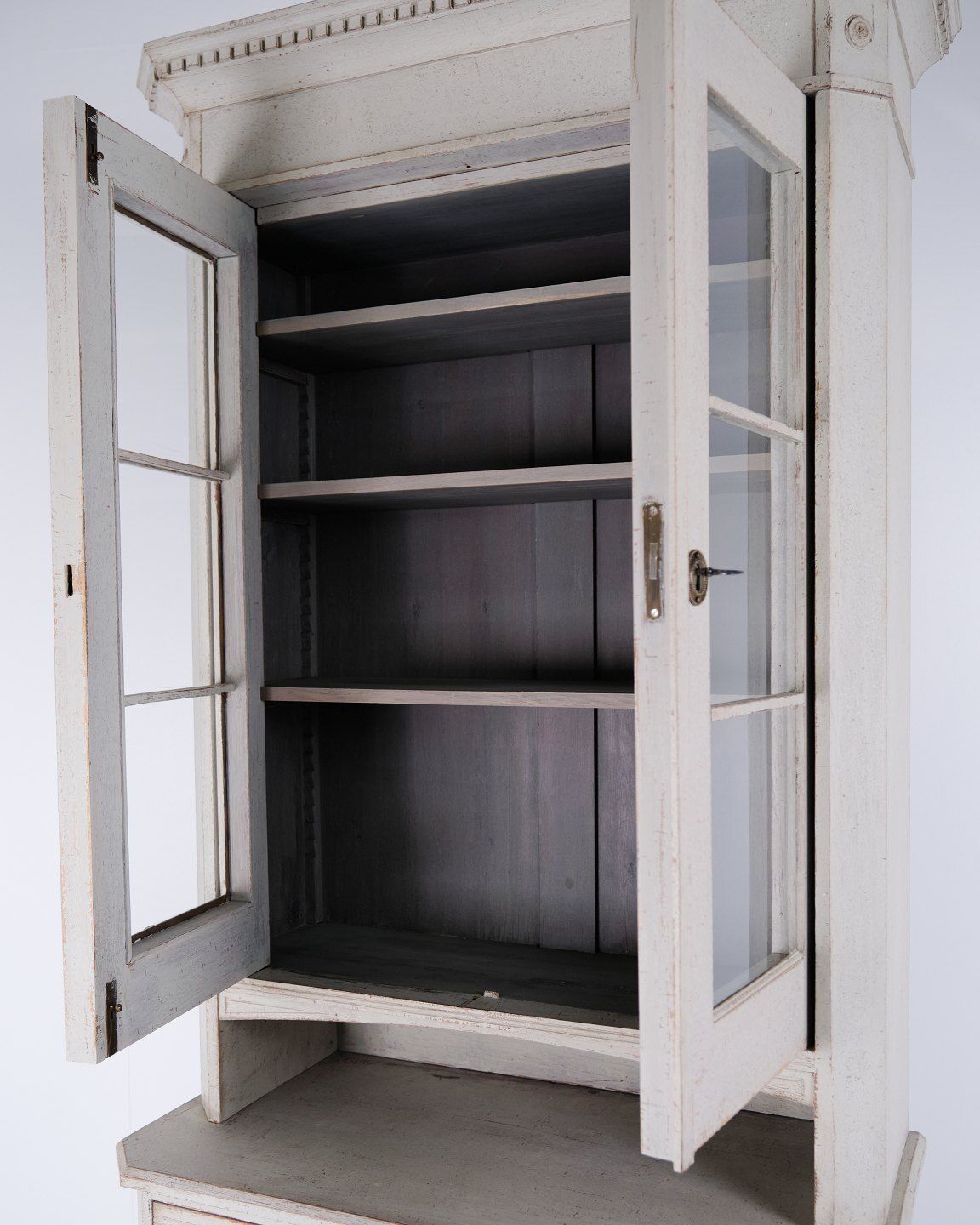 Gustavian Display Cabinet In Light Gray With Patina From The Year 1790 photo vinterior