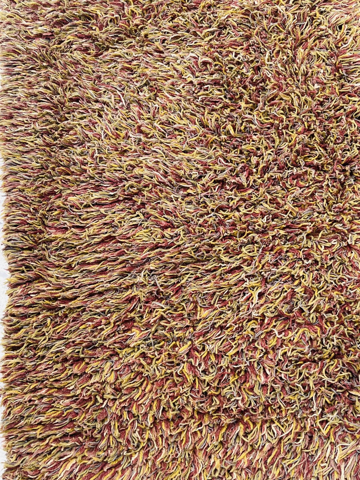 Vintage Shaggy Rug photo vinterior
