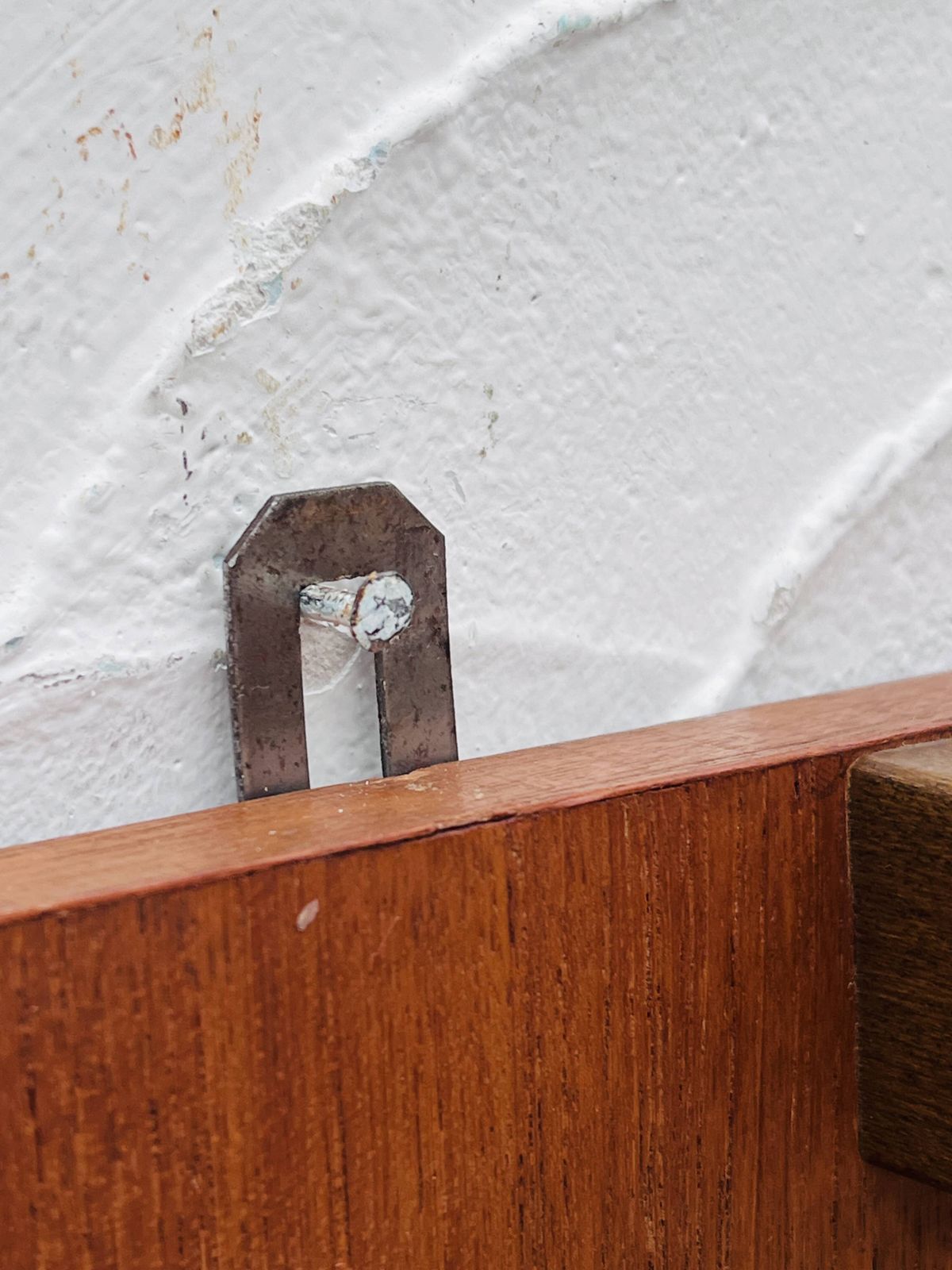 103.0 Vintage Houten Kapstok Met Spiegel Uit De Jaren 1960. photo