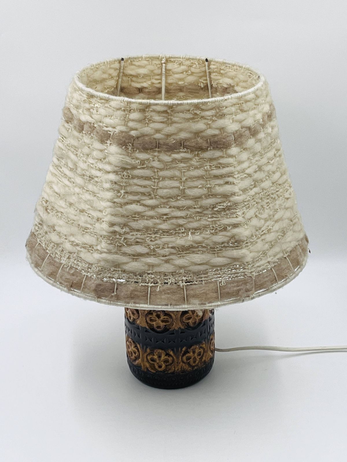 photo buy Vintage Keramieken Reliëflamp Met Wollen Lampenkap