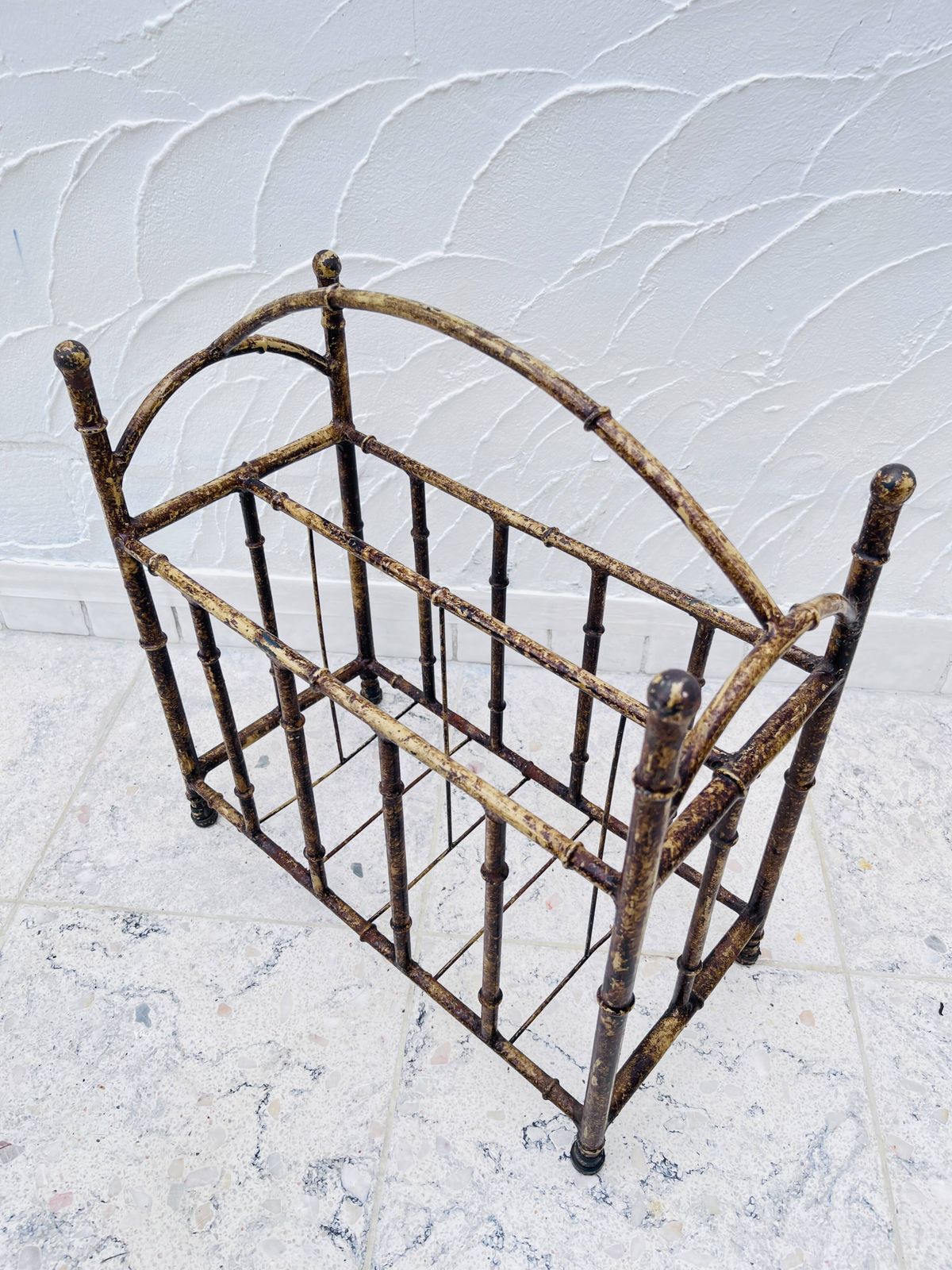 Art Deco Metalen Tijdschriftenrek photo vintage