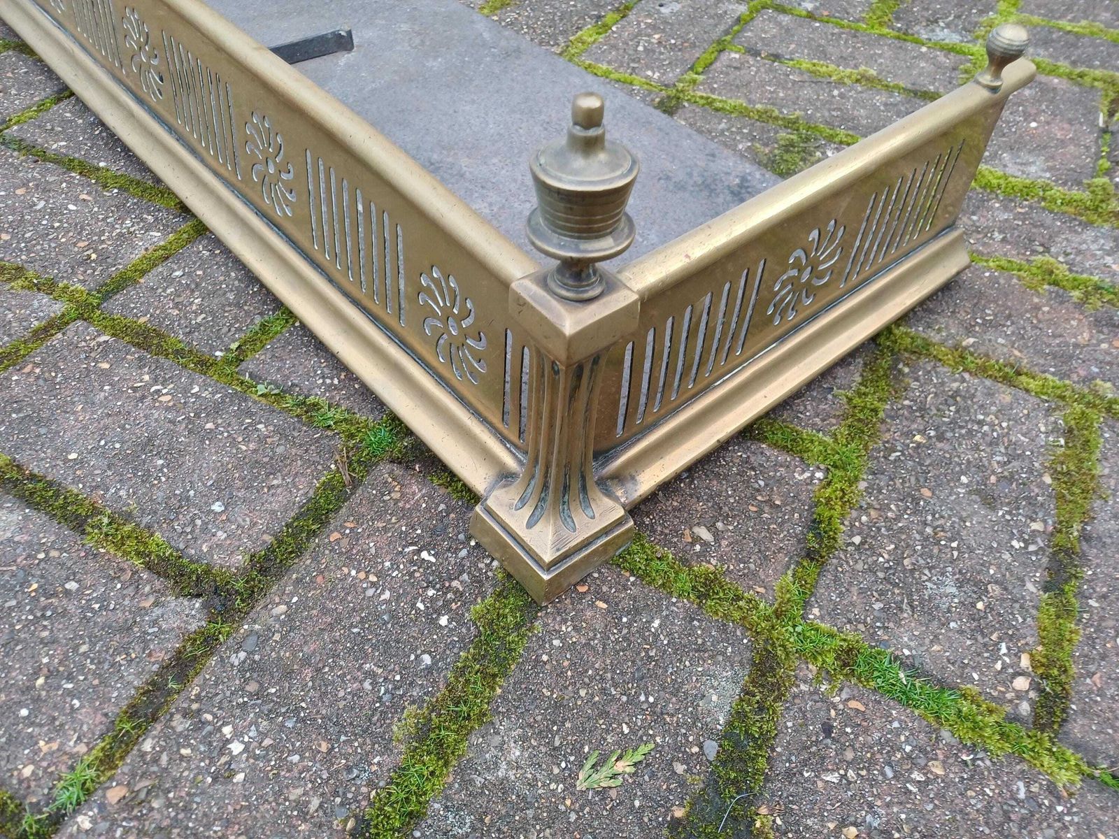 Home Fixtures Massive Heavy Victorian Solid Brass Fireplace Fender Pierced Fire Curb With Column Finials Antique Hearth Guard Fireside Free Hand Delivery photo