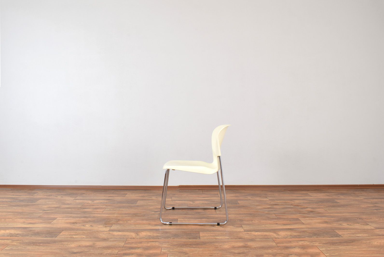 Sm400k White Swing Chair By Gerd Lange For Drabert, Set Of 4, 1980s photo vinterior
