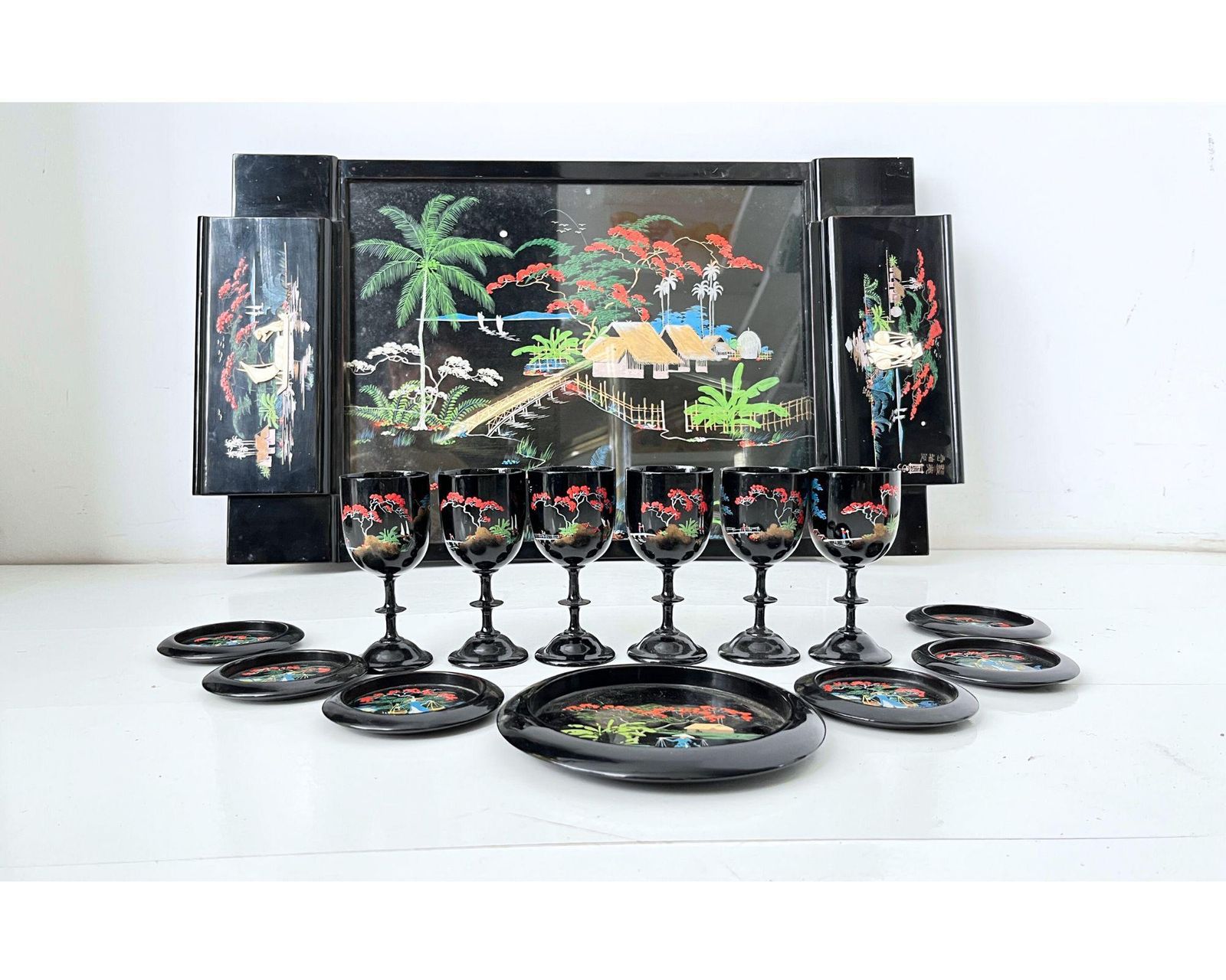 Japans Lakwerk Barset | 14 Delig Compleet | Zwart Dienblad & Glazen photo furniture