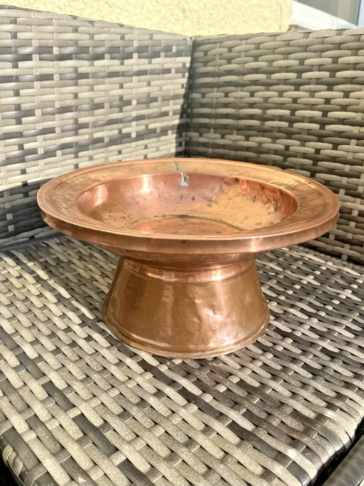 photo vinterior Antique Arts & Crafts Heavy Copper Pedestal Fruit Bowl Basin Tazza Stand Rustic