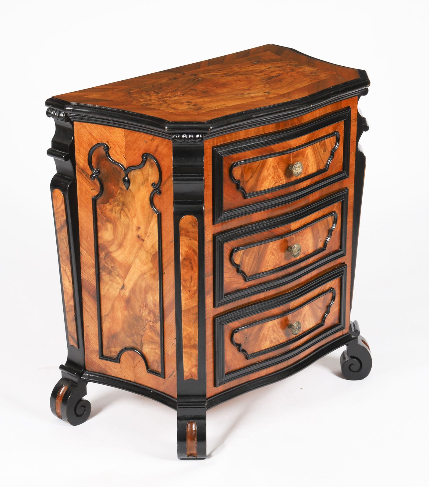 Antique Pair Italian Burr  Walnut Serpentine Bedside Chests 18th C photo Furniture