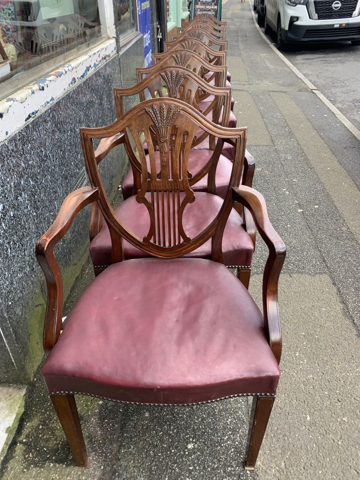 Set Of 8 Hepplewhite Style Dining Chairs 6 Chairs 2 Carvers