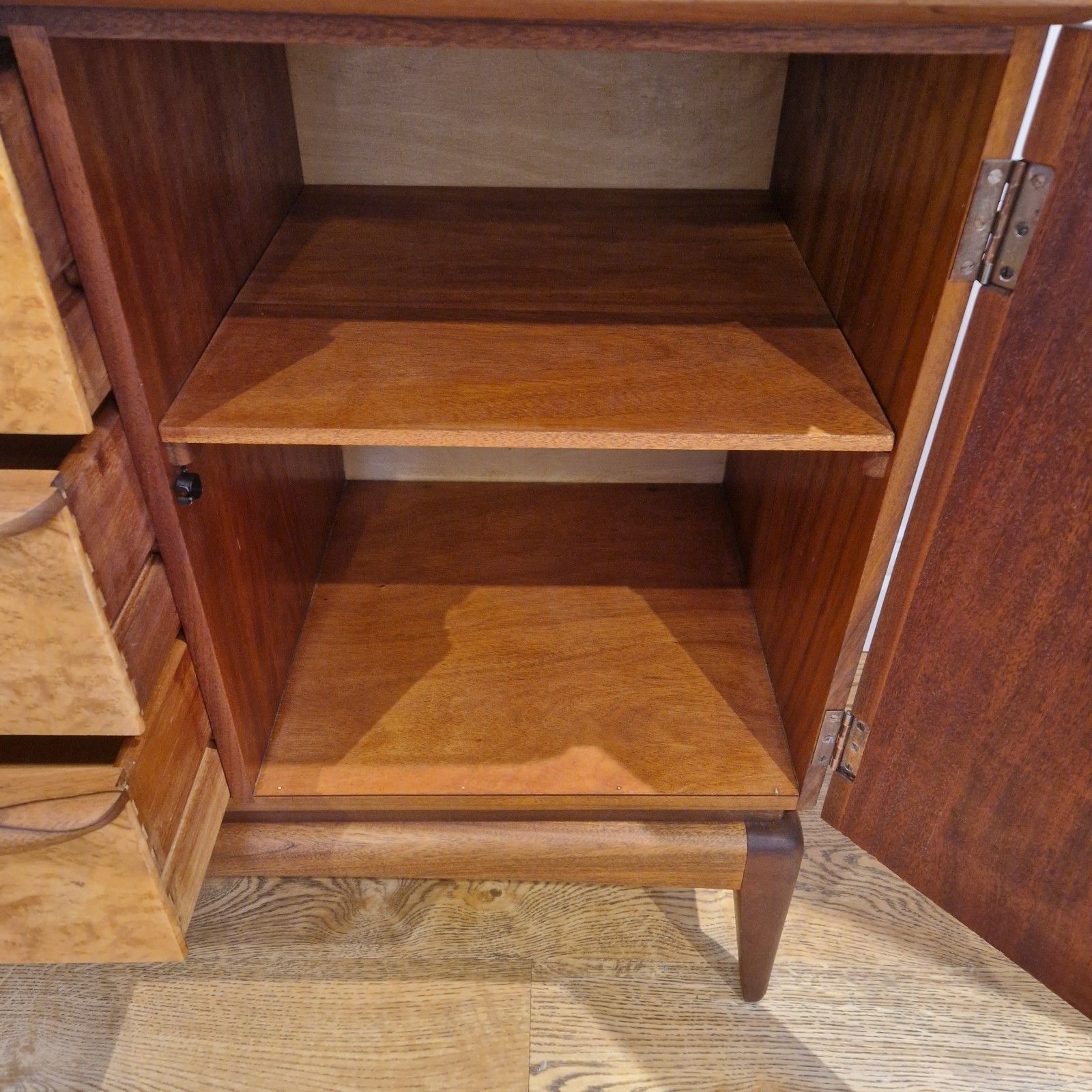 photo vinterior McIntosh Teak Sideboard – Mid Century 1960s – Fully Restored – Burr Drawers