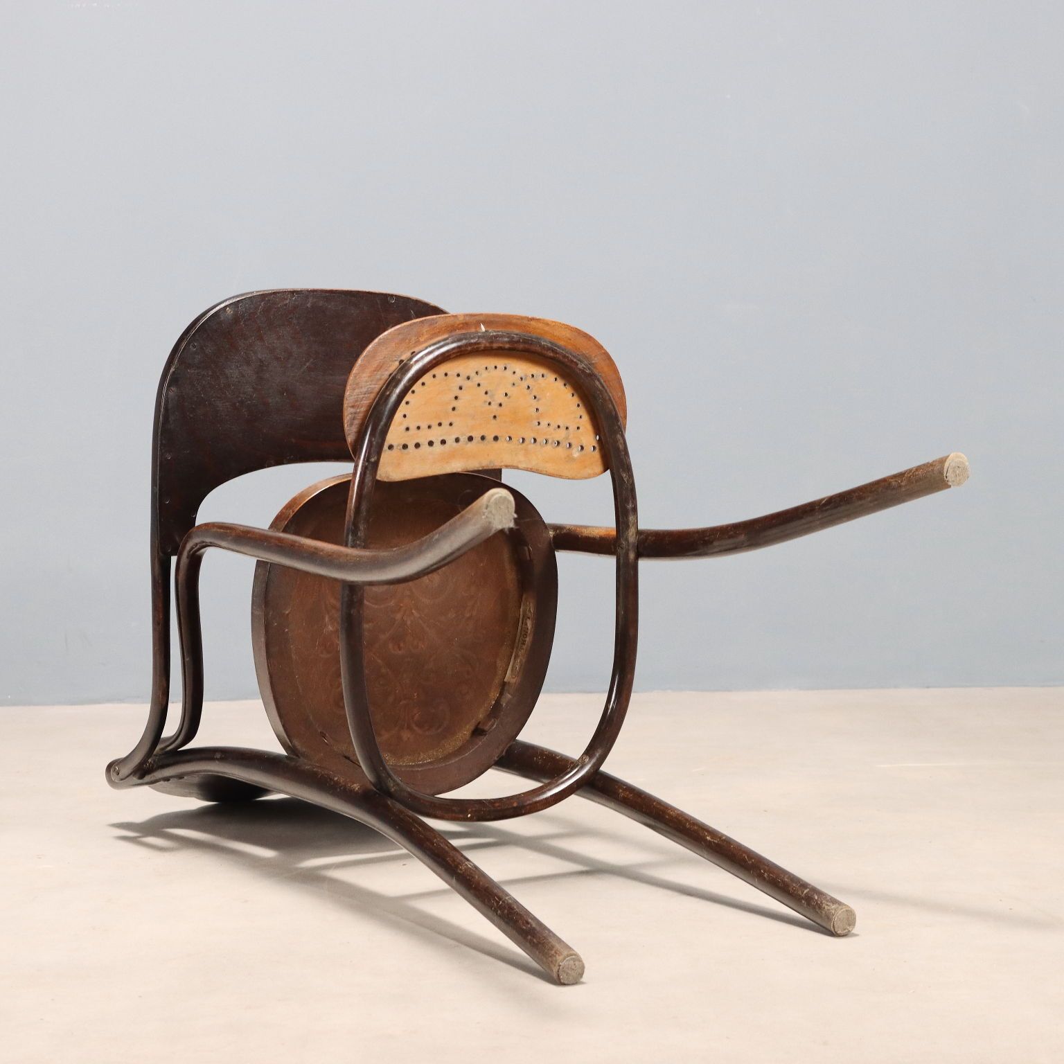 790.0 Antique Thonet High Chair Curved Beech Austria XX Century photo
