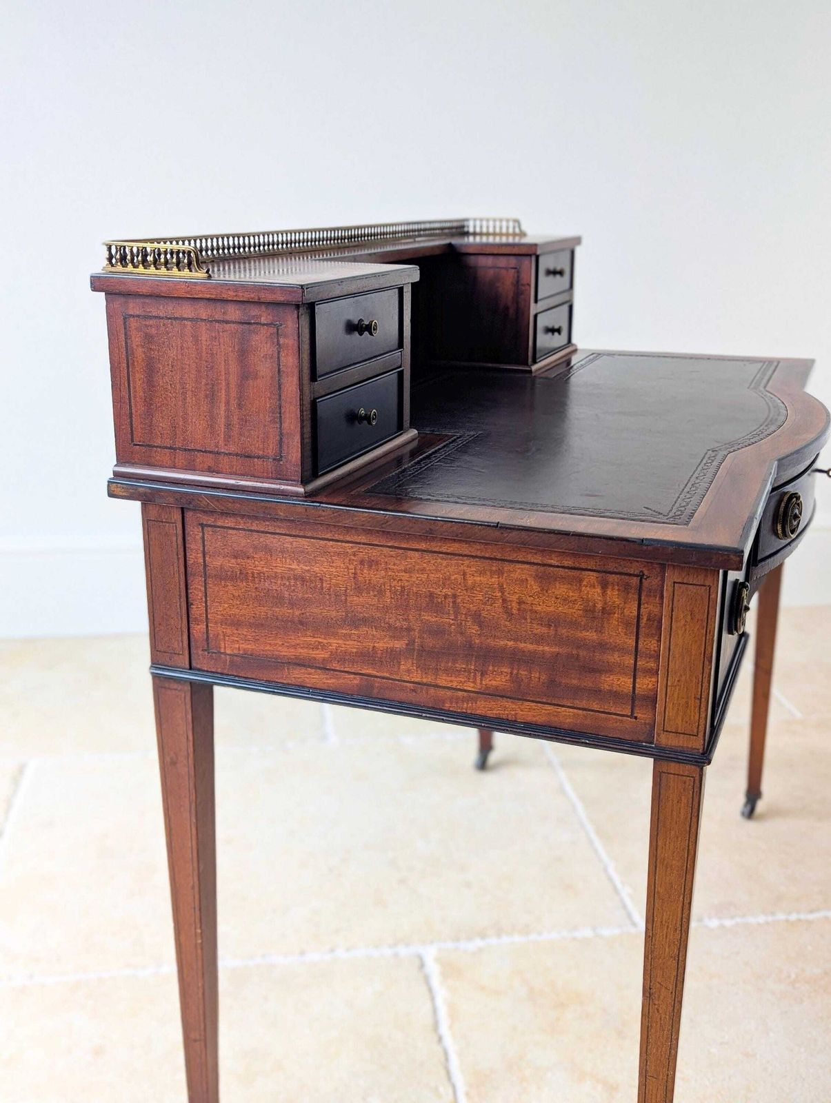 photo vinterior Antique Edwardian Mahogany Writing Desk C.1910