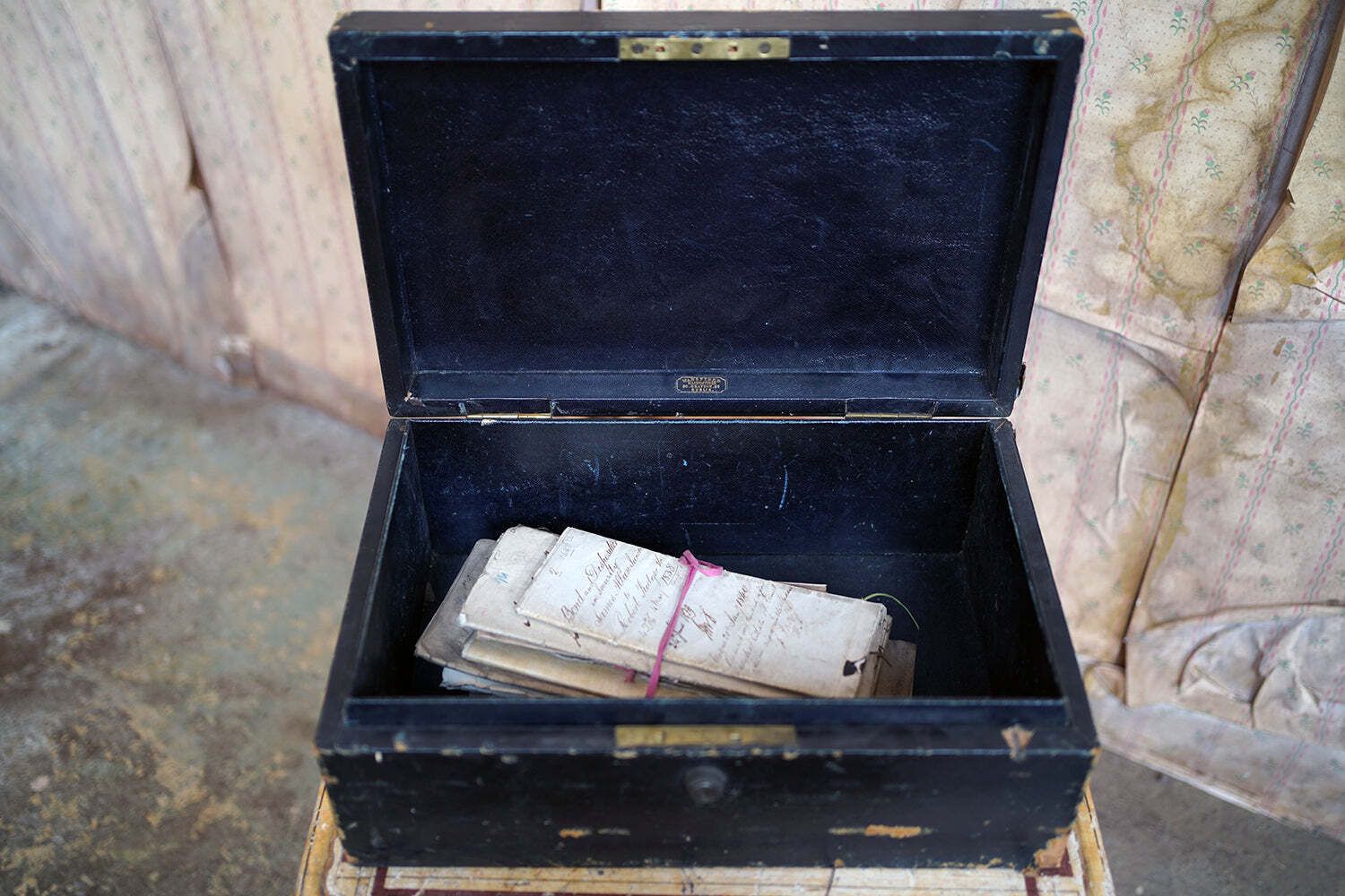 Home Decor An Early 20thc Commission Of Control “Lunatic Asylums” Document Box By Mansted Of Dublin C.1913 20 photo