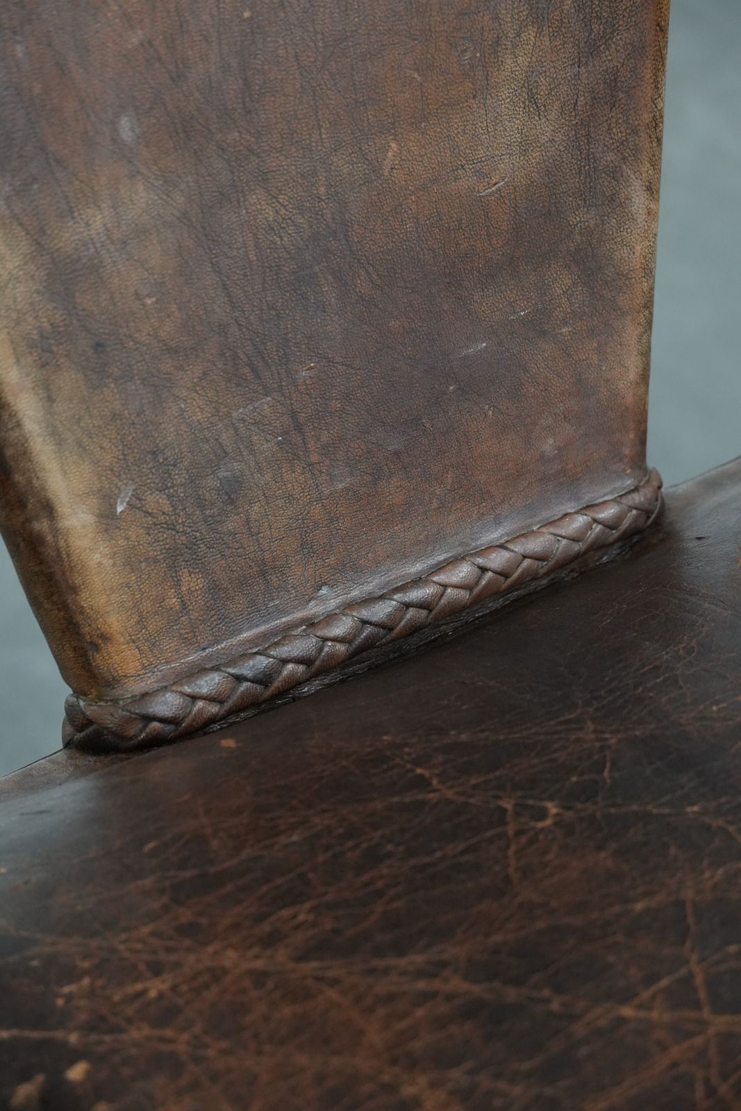 Meubels Bijzondere Antieke Schapenleren Stoel / Fauteuil Met Noord Afrikaans Design photo