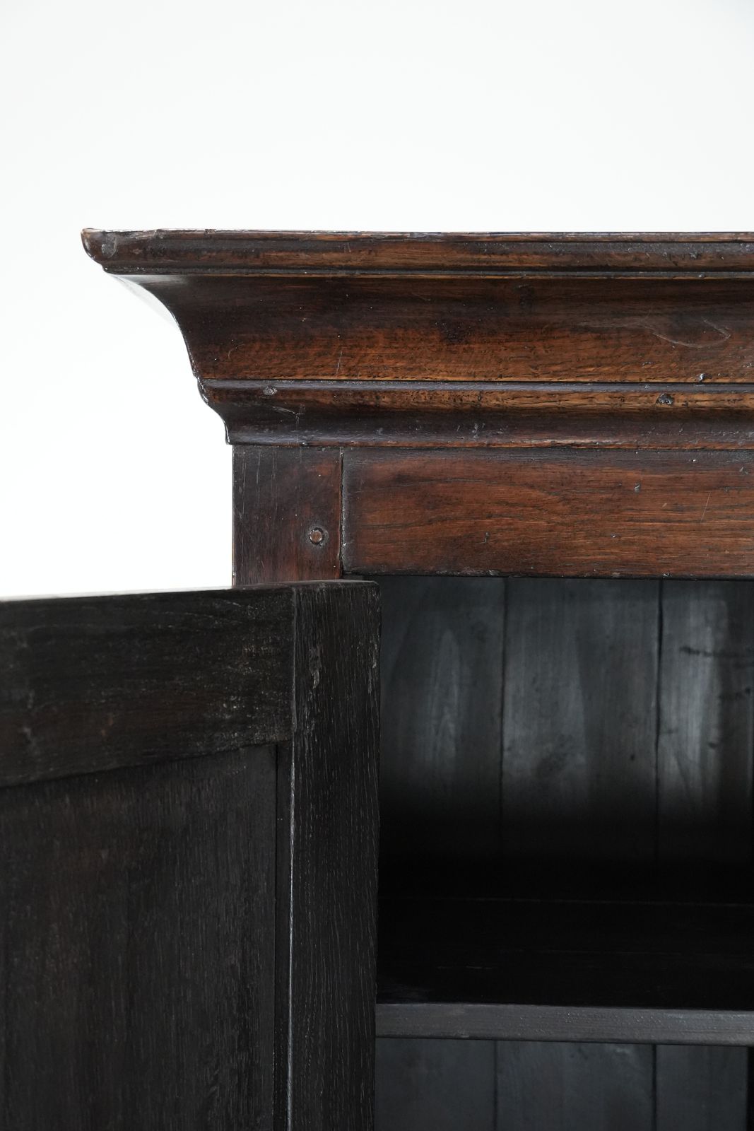 Meubels Grote, Imposante Antieke Engelse Kast / Dressoir Van Eiken, 18e Eeuw, Met Werkende Sloten photo