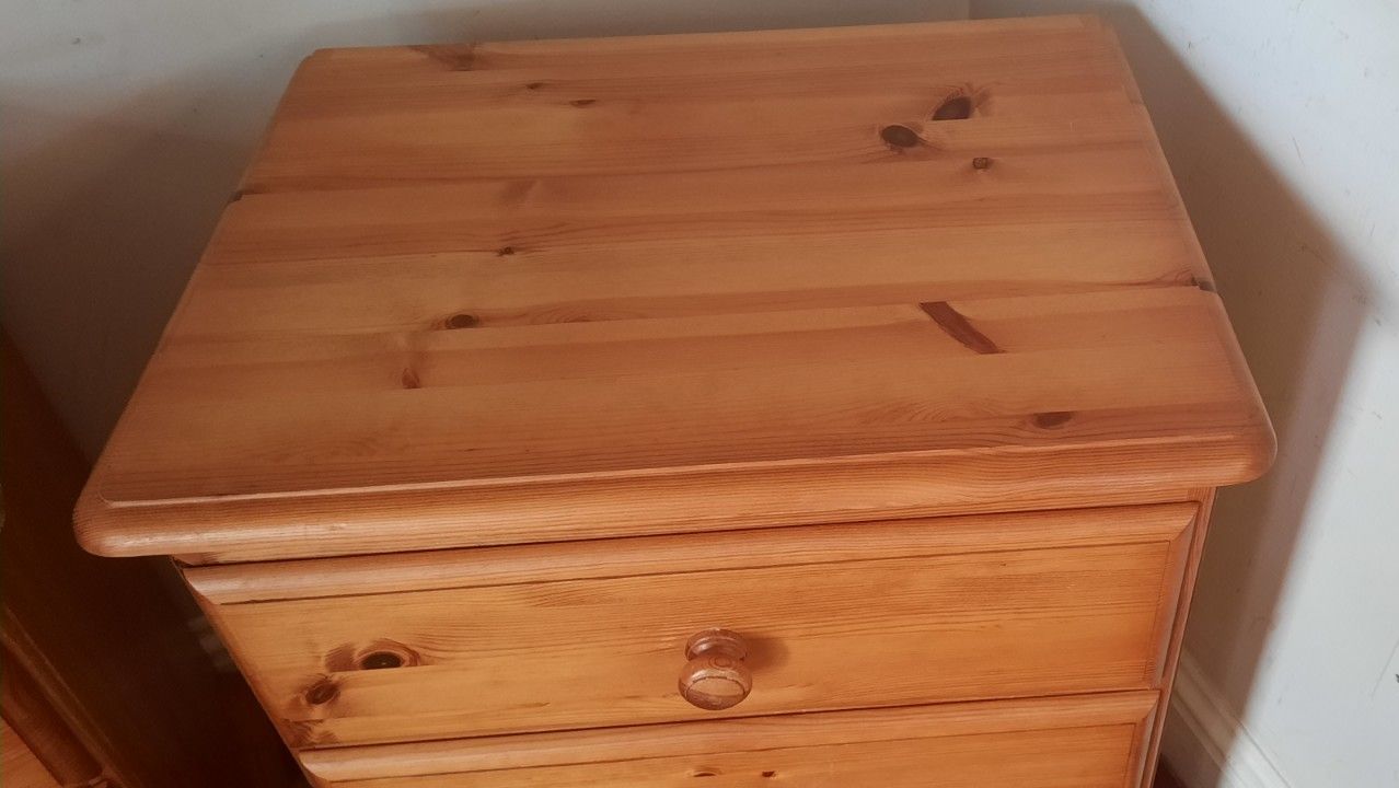 Vintage Pair Of Late 20th C. Pine Bedside Drawers photo 195.0
