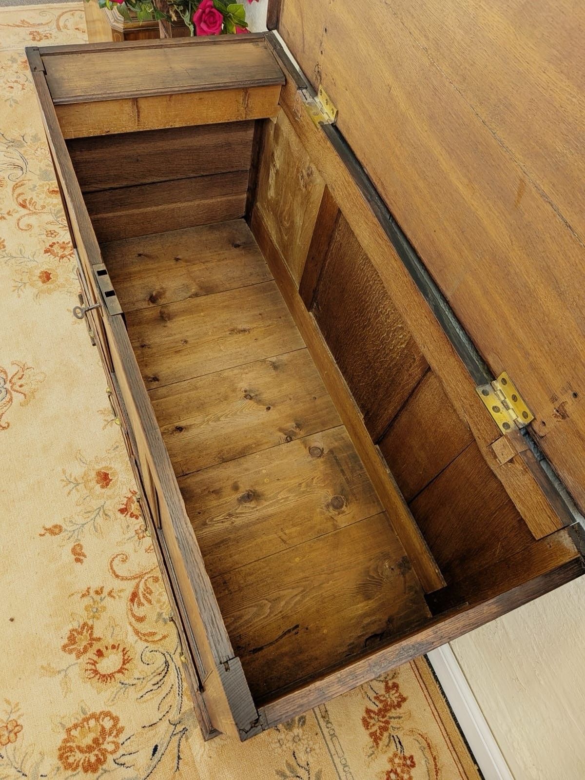 Early 19th Century Solid Oak Mule Chest W/ Cross Banded Drawers photo vinterior
