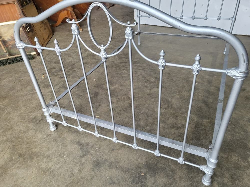 Antique Victorian Cast Iron Small Double Bed Frame + Base photo 330.0