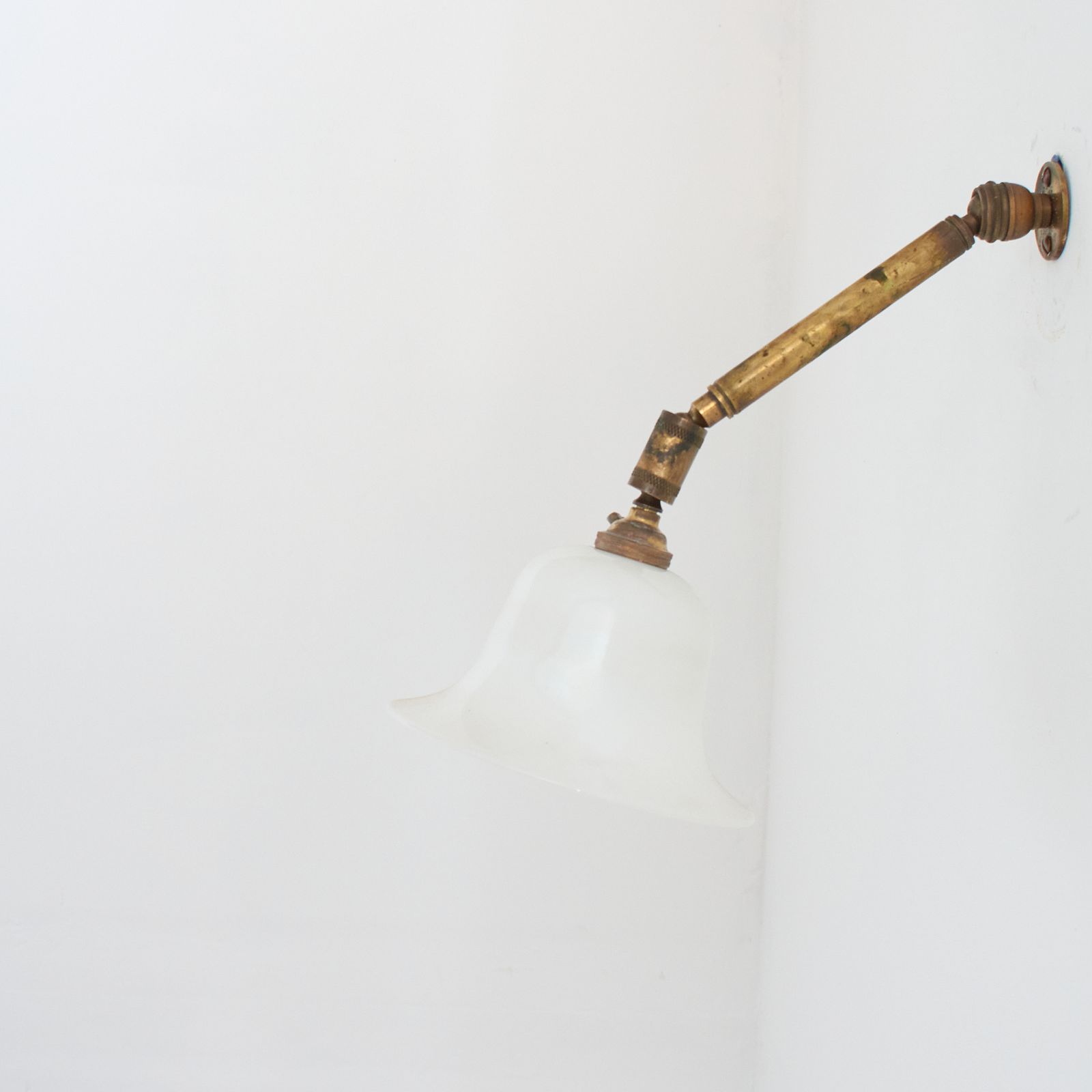 French Antique Brass Adjustable Coolie Wall Light photo vinterior