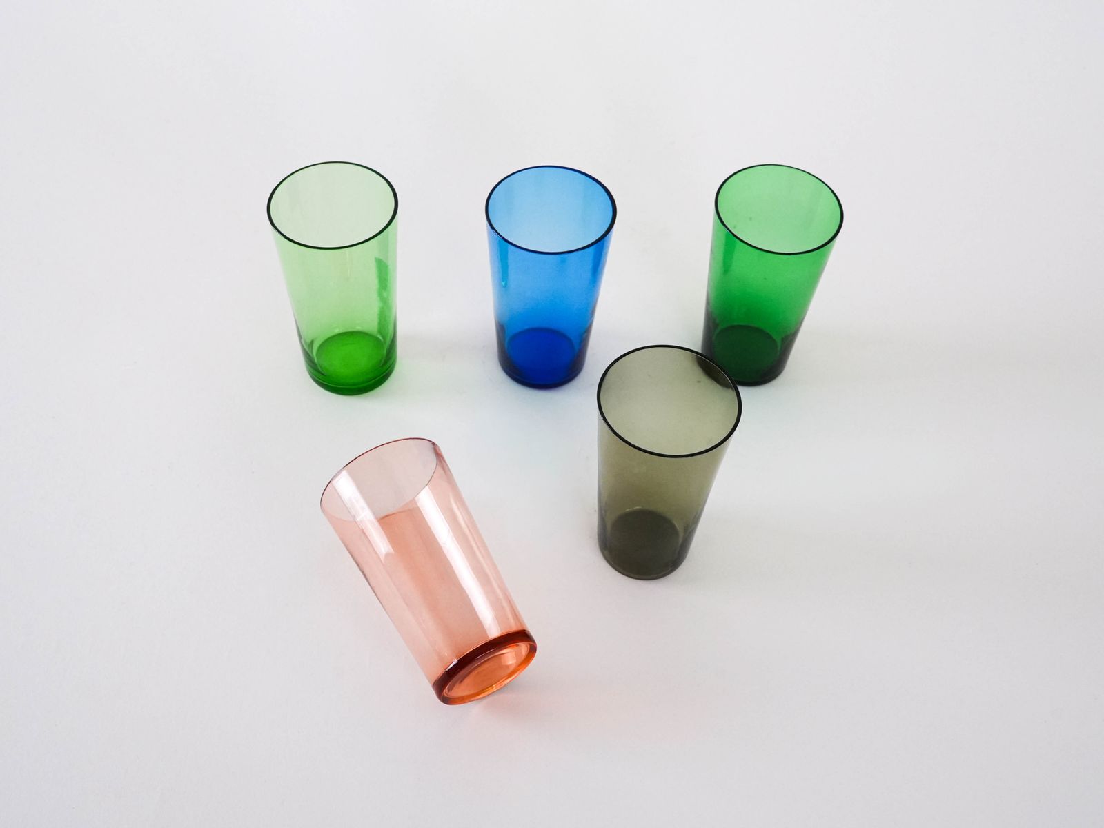 Set Gekleurde Glazen, Fins Design, Ca. Jaren 1950, Ontwerper: Tapio Wirkkala, Fabrikant: Iittala photo vinterior