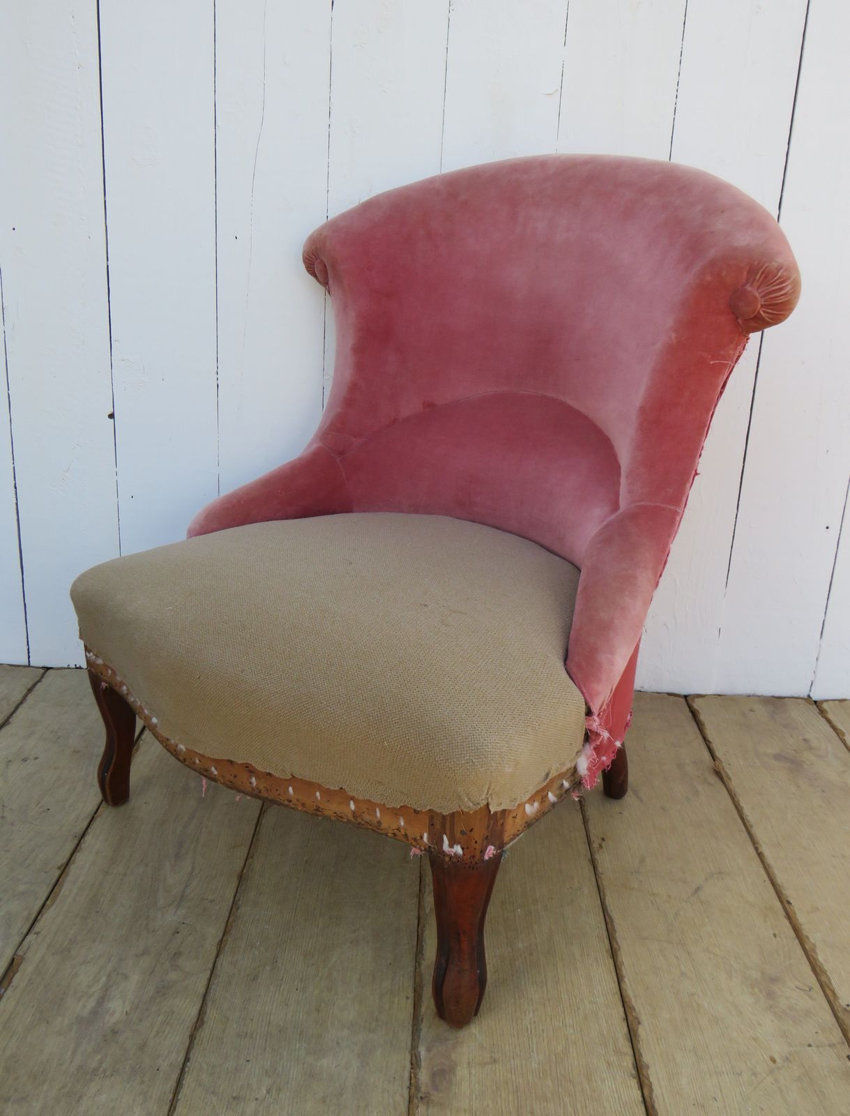 photo furniture Antique French Napoleon III Slipper Tub Chair