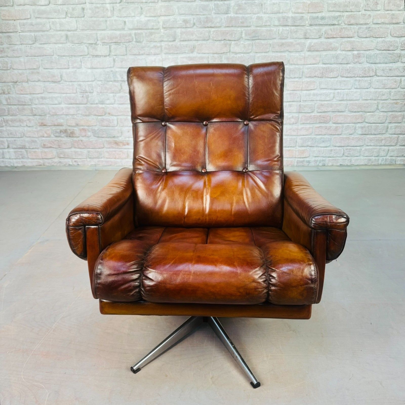 Mid Century Danish Leather Swivel Armchair – Hand Dyed Tan Colour photo Furniture