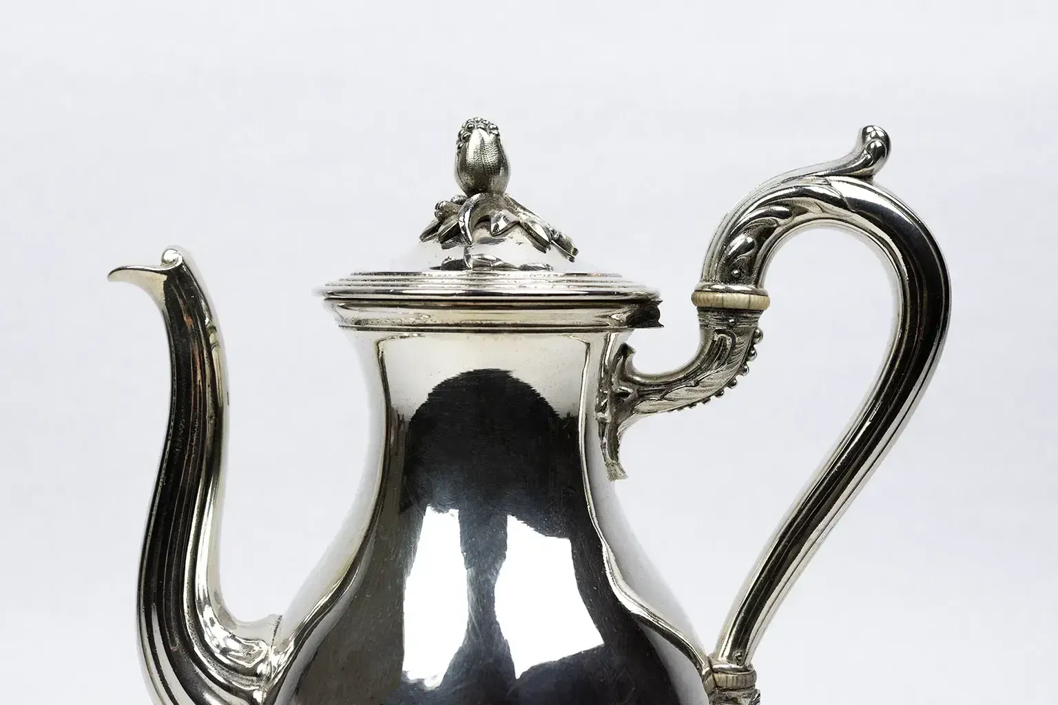 Christofle Teapot In Silver Metal, Louis XV Style — Late 19th Century – Early 20th Century. photo furniture