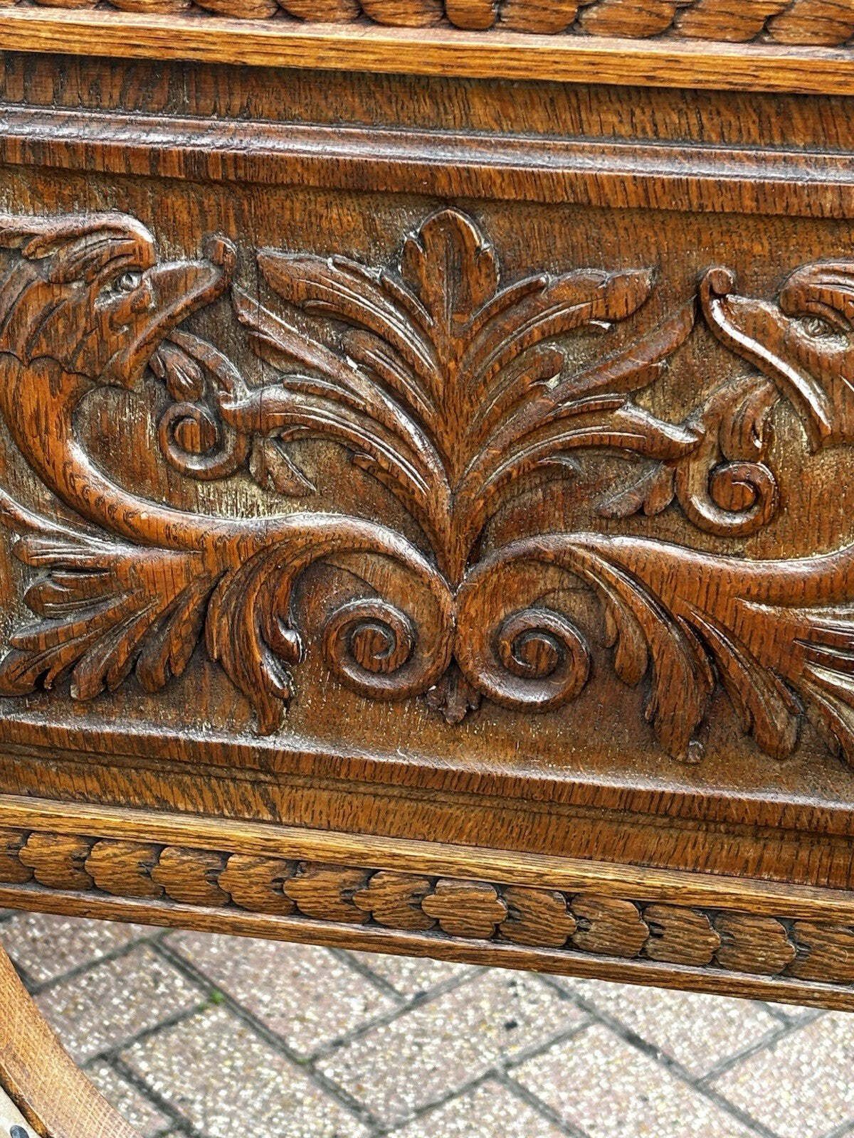 Edwardian Oak Chair, With Finely Carved Lion Heads Decoration photo 709.0