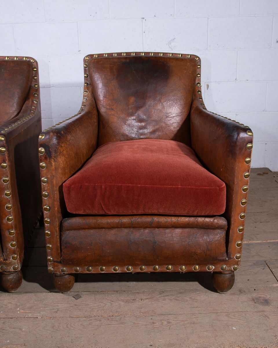 photo vinterior Pair Of Art Deco Leather Club Armchairs