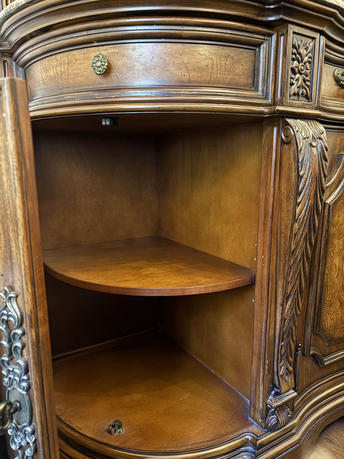 Stanley USA Furniture China Hutch With Marble Top – Excellent Condition photo for sale