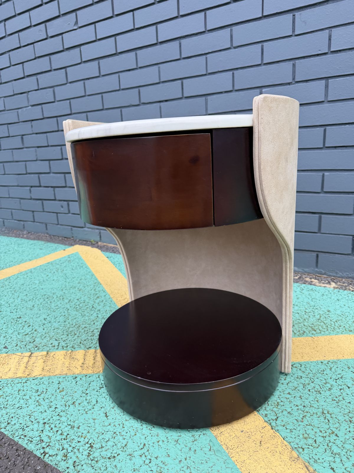 photo furniture Stunning Contemporary Marble Top & Leather Round Side / End / Bedside Table, – Superb Condition, Rrp £1,500