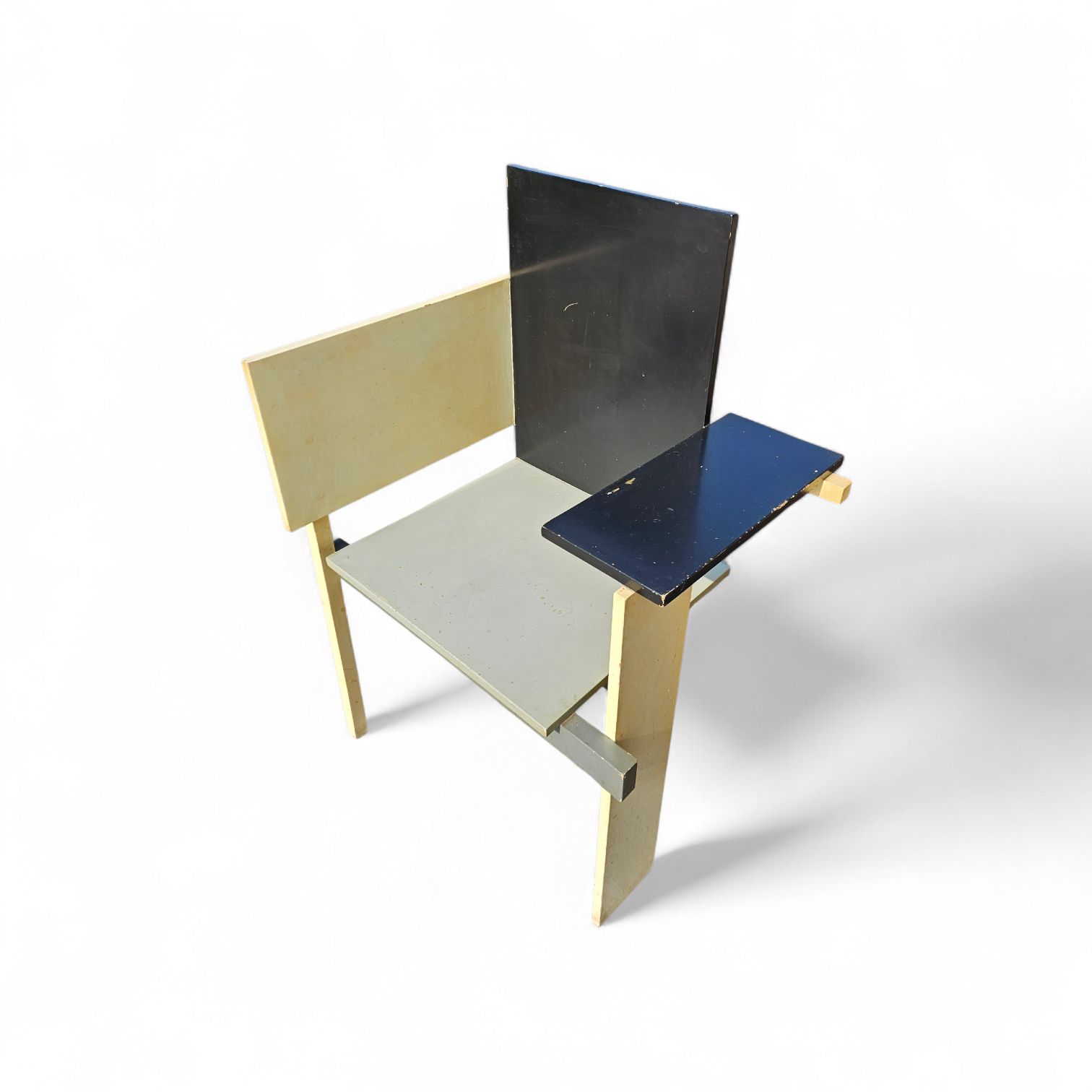 photo for sale Old Berlin Chair / Berlijnse Stoel / Gerrit Rietveld / Signs Of Repair ( 2 Screws )