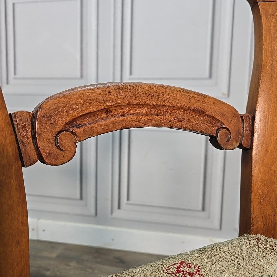 photo furniture Antique Victorian Dining Chairs Walnut Balloon Back Bedroom Hall Seats Pair