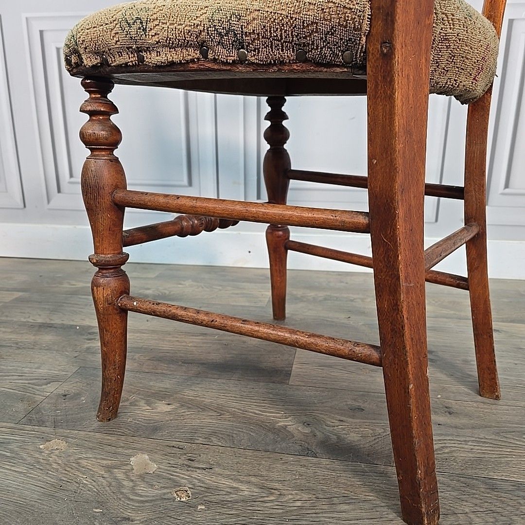 photo vintage Antique Victorian Dining Chairs Walnut Balloon Back Bedroom Hall Seats Pair