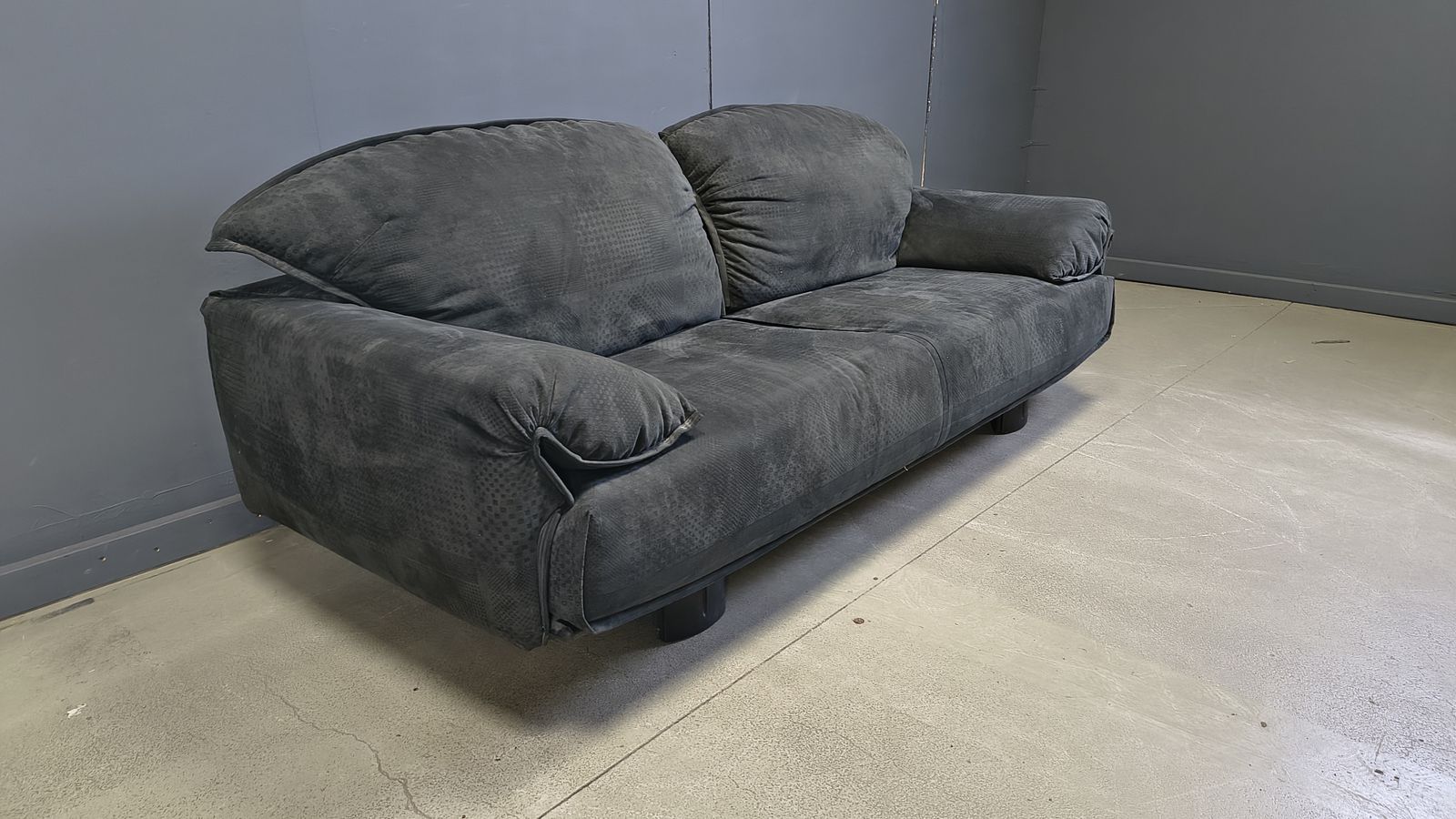photo vinterior Velvet Sofa By Saporiti Italia, 1980s