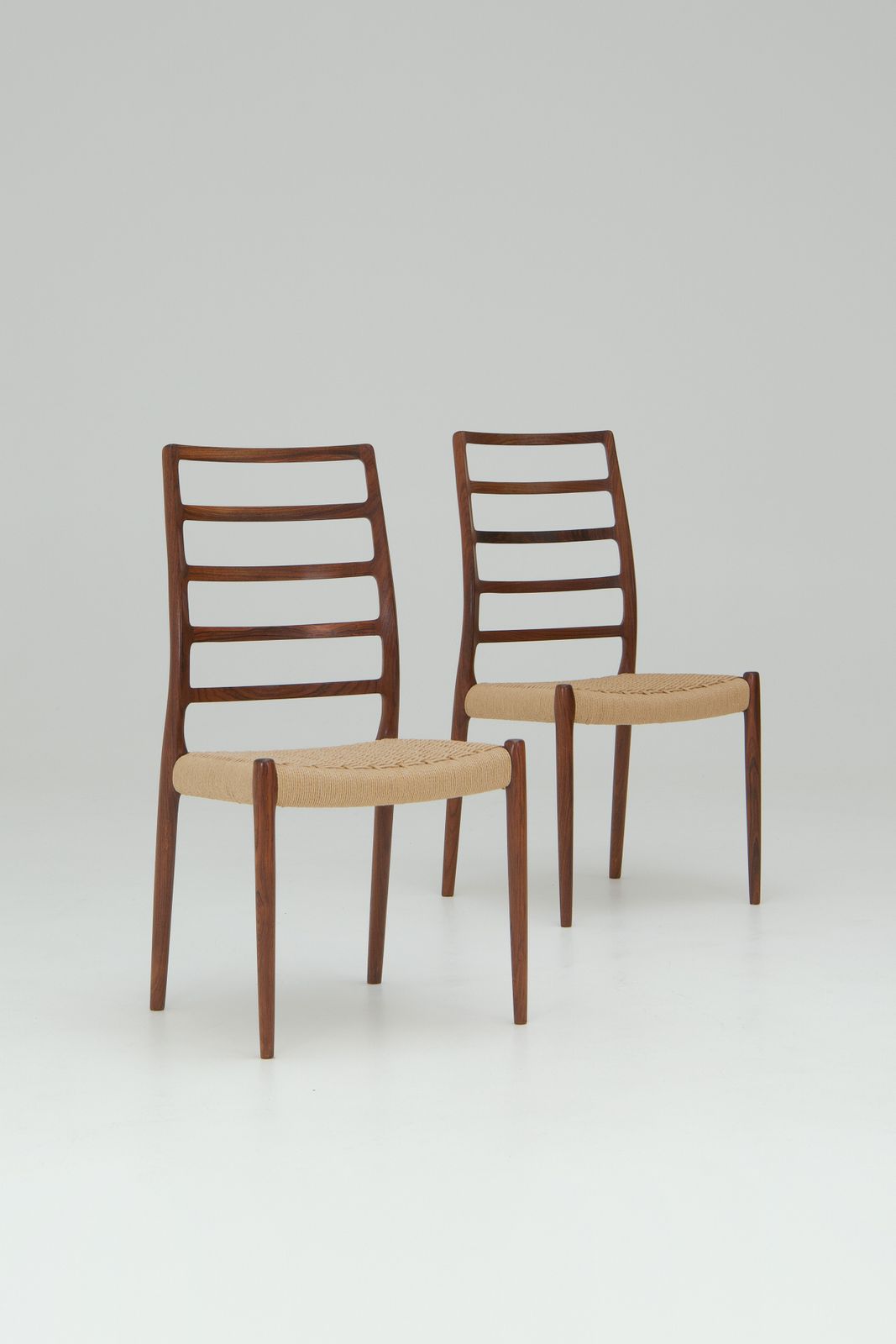 photo furniture Set Of 8 'Model No. 82' Dining Chairs   Niels O. Møller