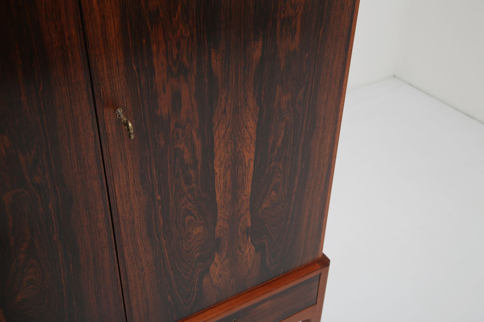 Rosewood Drinks Cabinet: Swedish Mid Century, Bookmatched Rosewood, Sweden, 1960s photo 2795.0