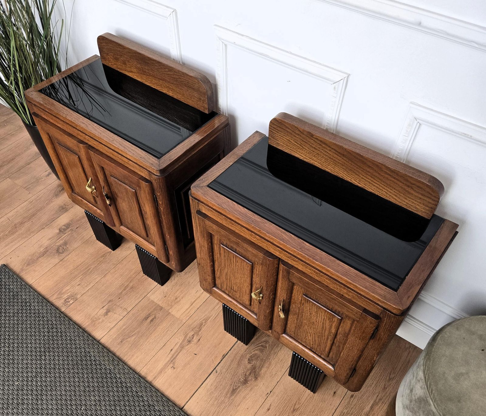 Pair Of Italian Art Deco Night Stands Bed Side Tables In Burl Walnut photo vinterior