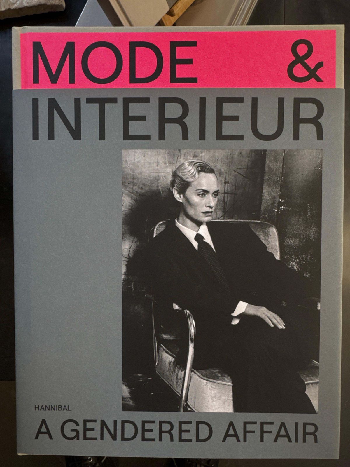 photo vinterior Midcentury Modern Barcelona Daybed By Mies Van Der Rohe, Vintage Camel Leather