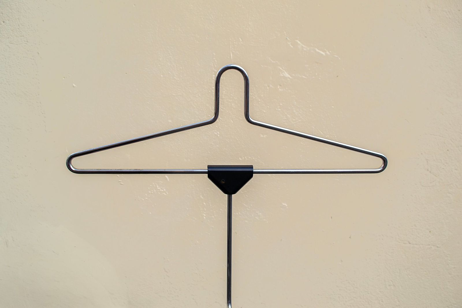 Valet Stand By Raul Barbieri And Giorgio Marianelli For Valenti Italian, 1980s photo for sale