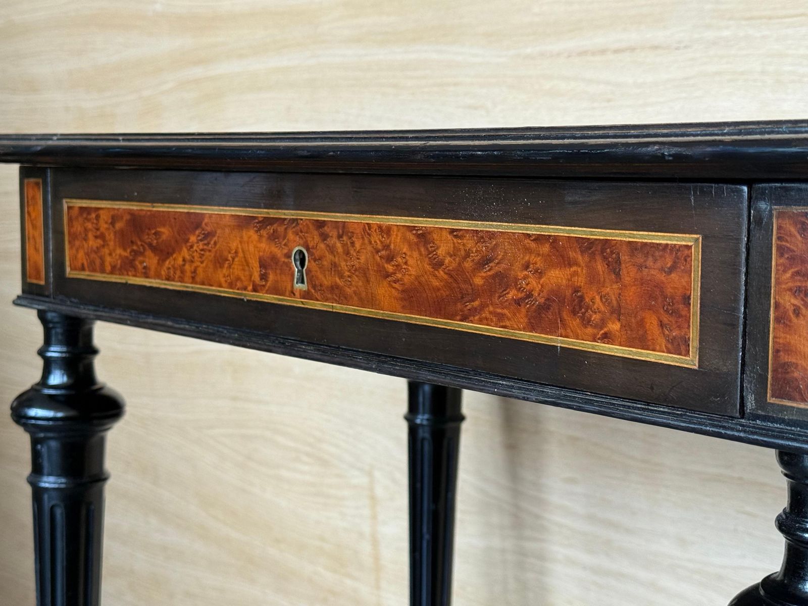 1426.0 Table de couture ou table d'appoint Napoléon III en bois et marqueterie, France, fin du XIXe siècle photo