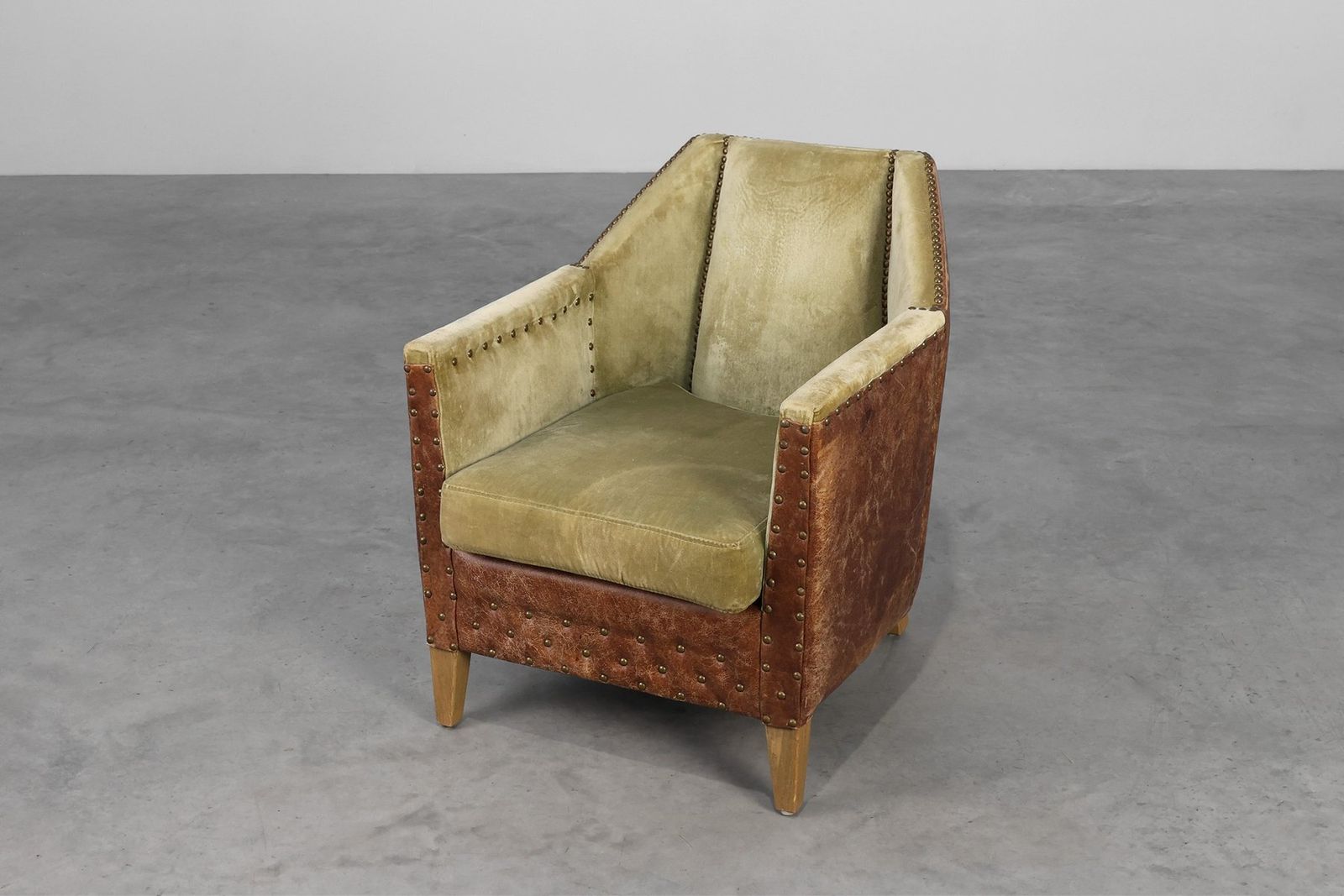 photo furniture Art Deco Sculptural Armchair, France, 1930s