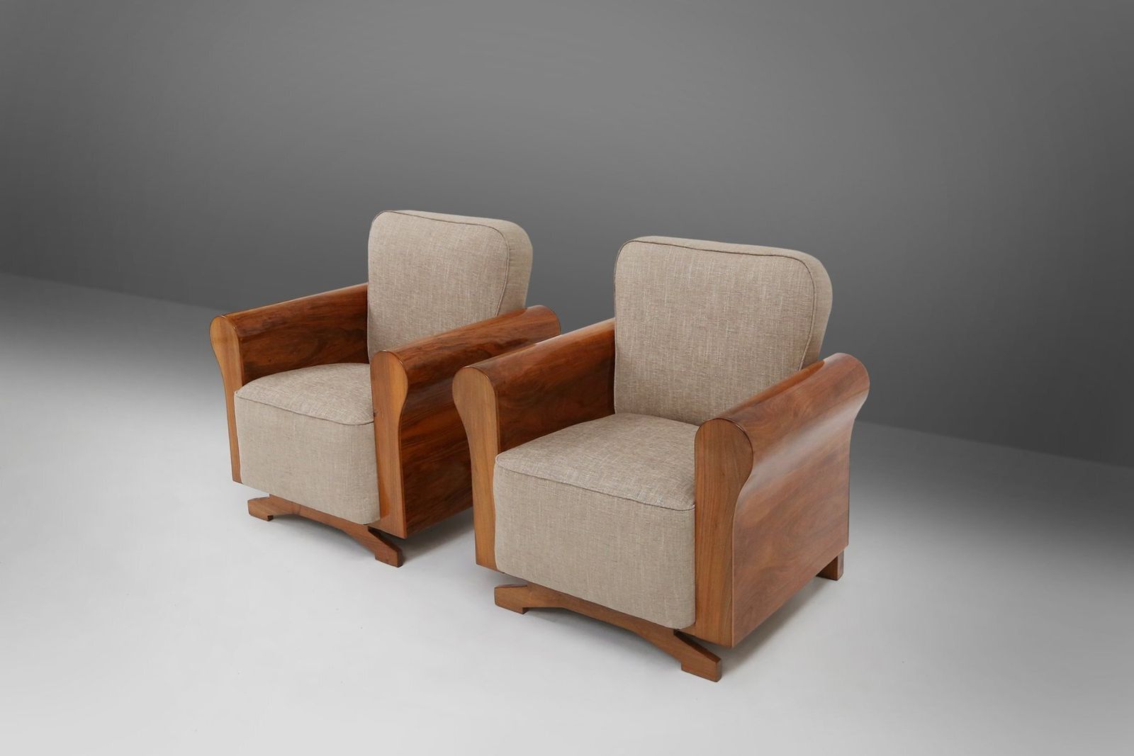 photo vintage Art Deco Armchairs In Walnut Veneer, France, 1930s, Set Of 2