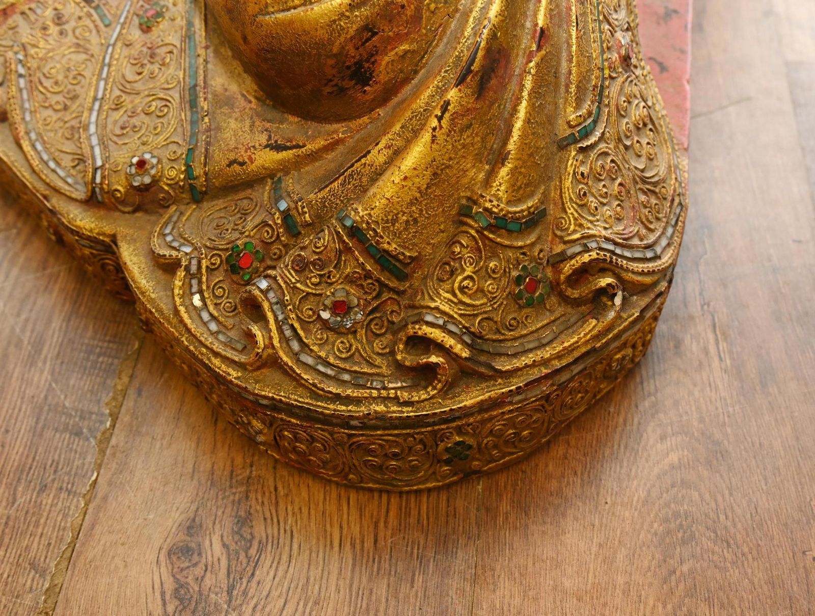photo furniture Carved Burmese Buddhist Statue Lotus Buddha Carving Myanmar