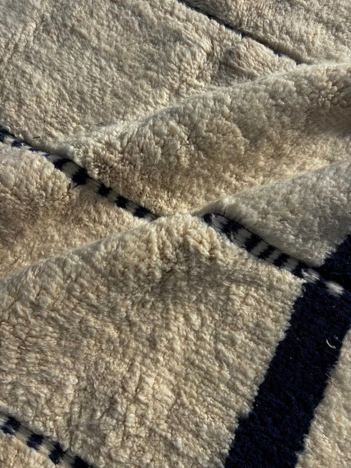 Handmade Moroccan Mrirt Wool Rug 210x310 Cm– White Minimal Geometric Design – Luxury Berber Area Rug – Modern Boho Home Decor photo vintage